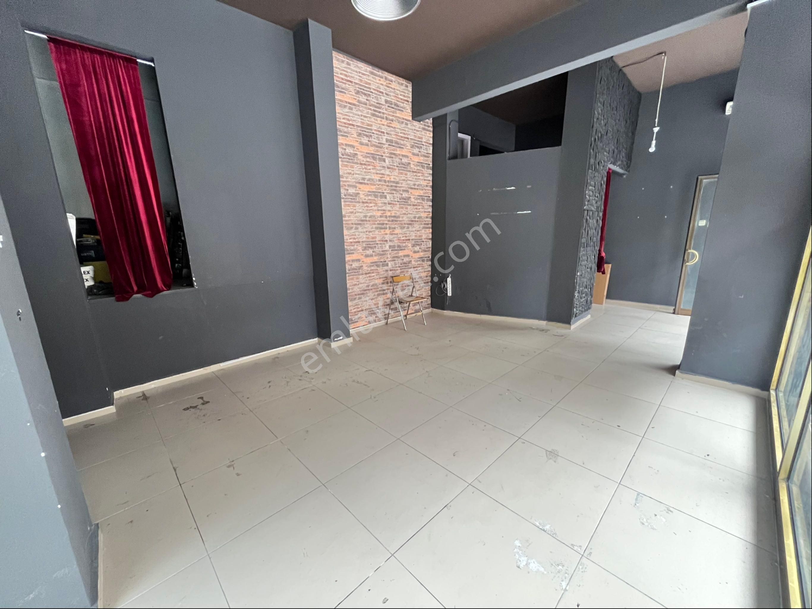 Remax'tan Bağcılar Demirkapı'da Satılık Krediye Uygun Dükkan - Görsel 8