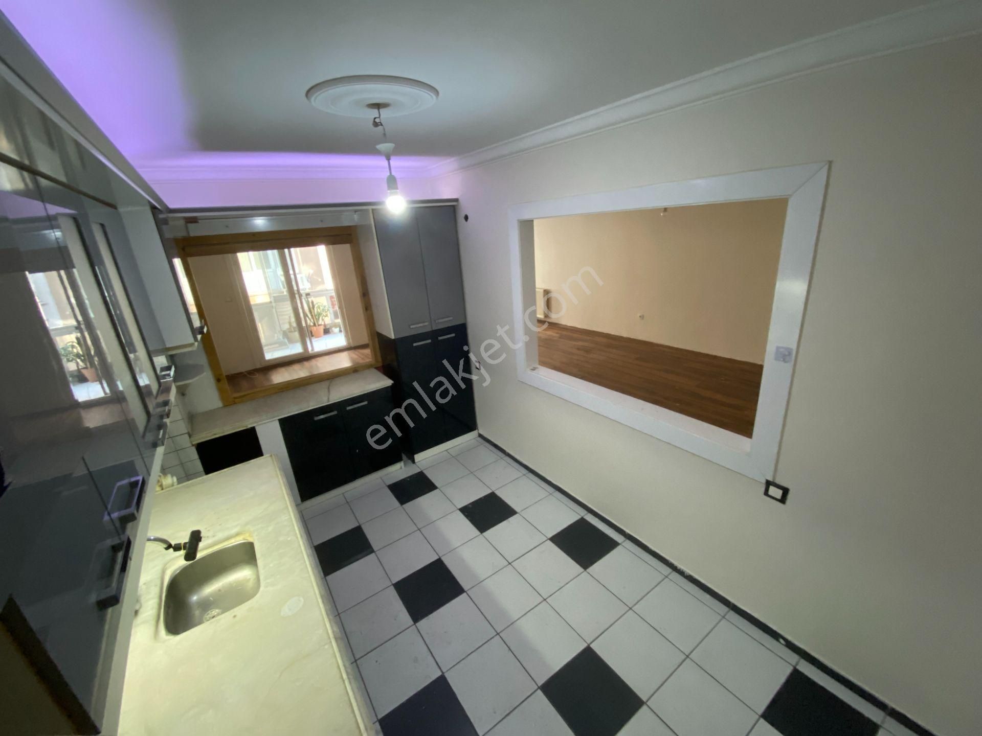 Karşıyaka, Tersane'de 3+1 Ebeveyn Banyolu Kiralık Daire - Görsel 8