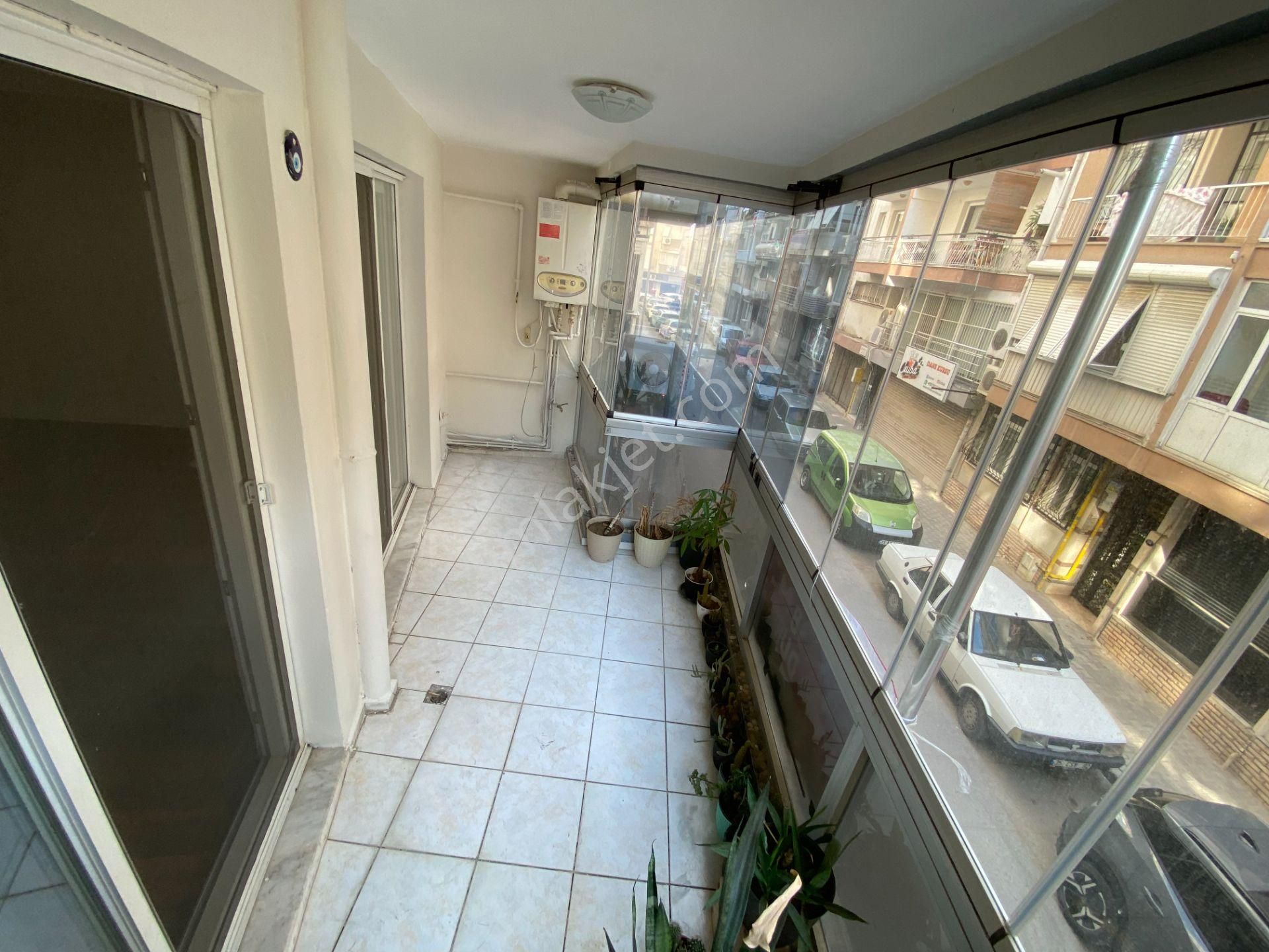 Karşıyaka, Tersane'de 3+1 Ebeveyn Banyolu Kiralık Daire - Görsel 4