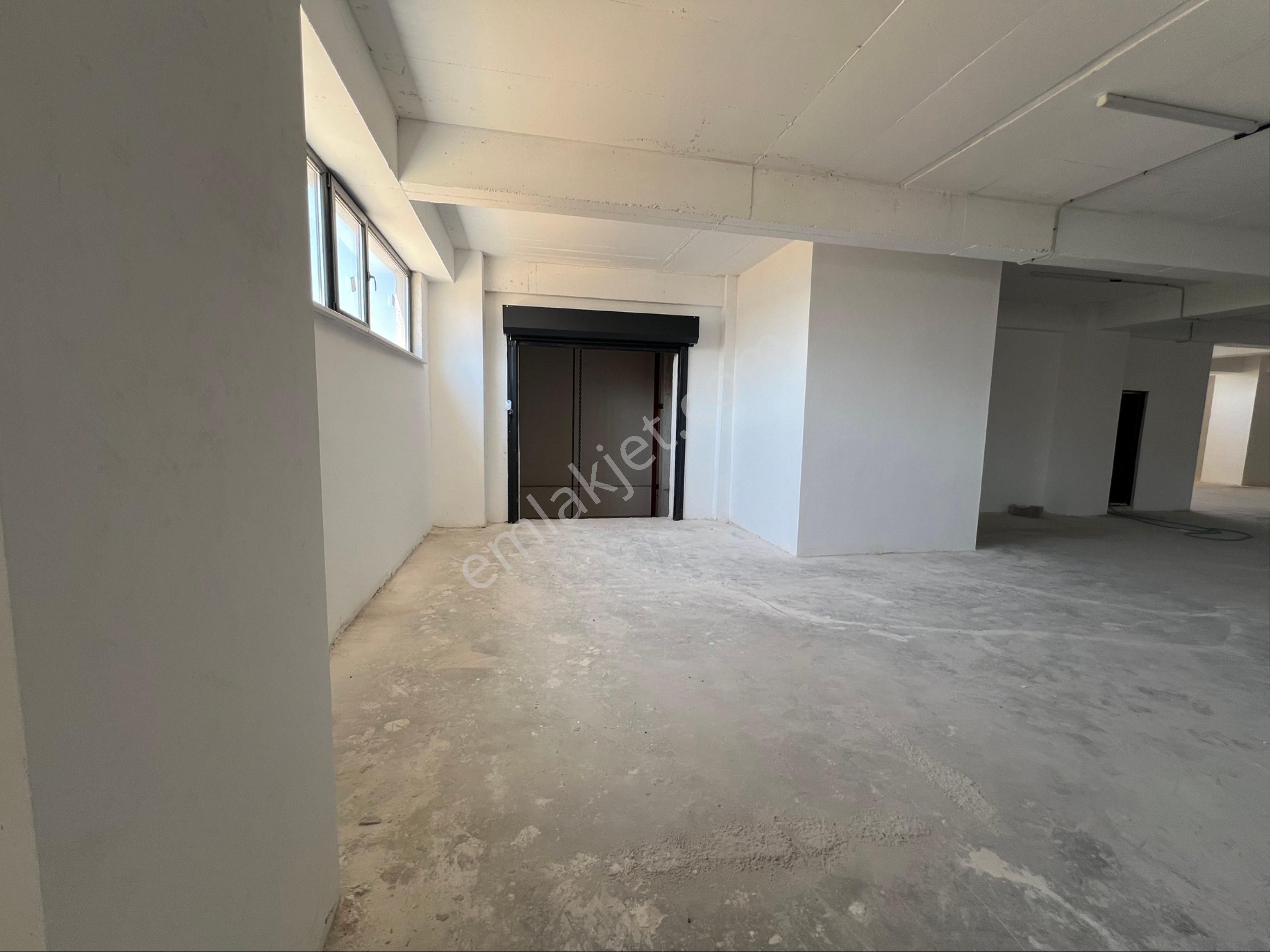 Roma' Dan Kiralık Fabrika - Görsel 12