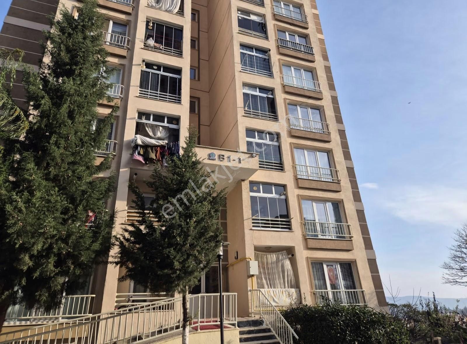 İpekyolu Yapı Emlak'tan Manzaralı Daire