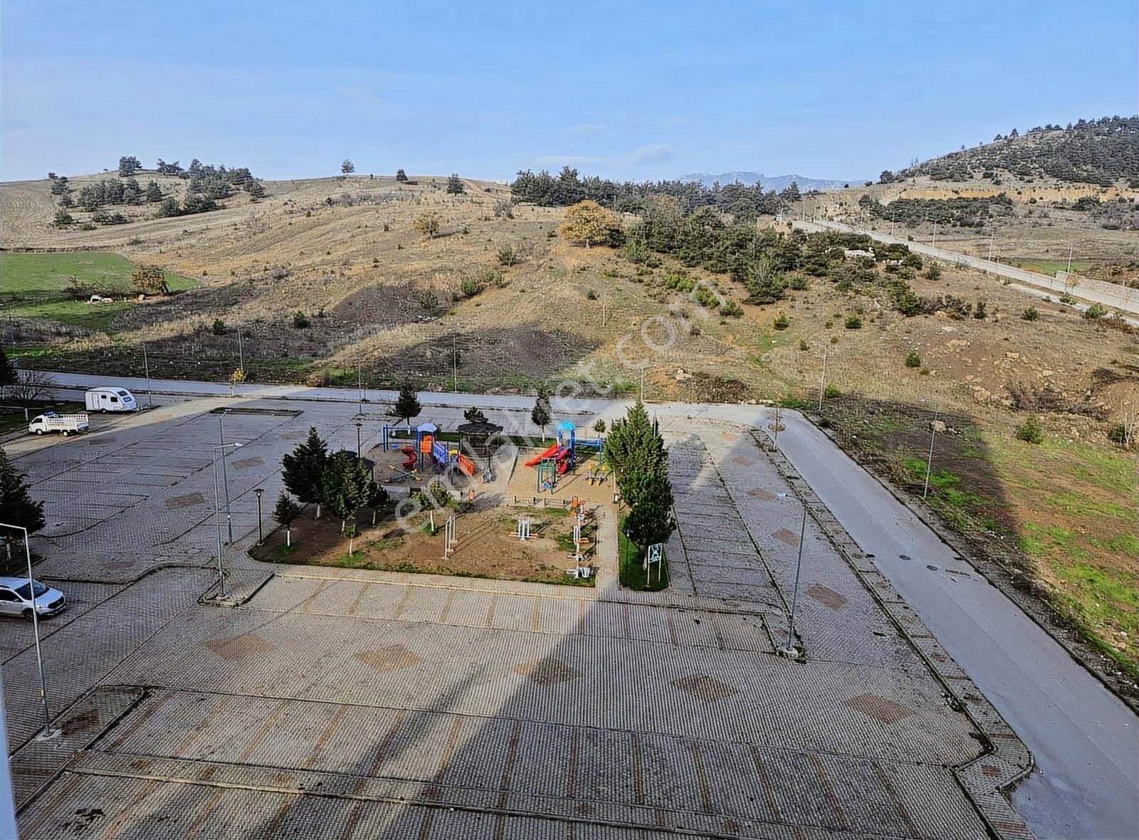 İpekyolu Yapı Emlak'tan Manzaralı Daire - Görsel 5