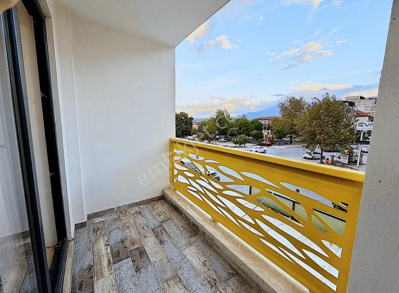 Asmalıevler Mah Üniversite Yakını Ön Cephe Ara Kat Sıfır Eşyalı - Görsel 11