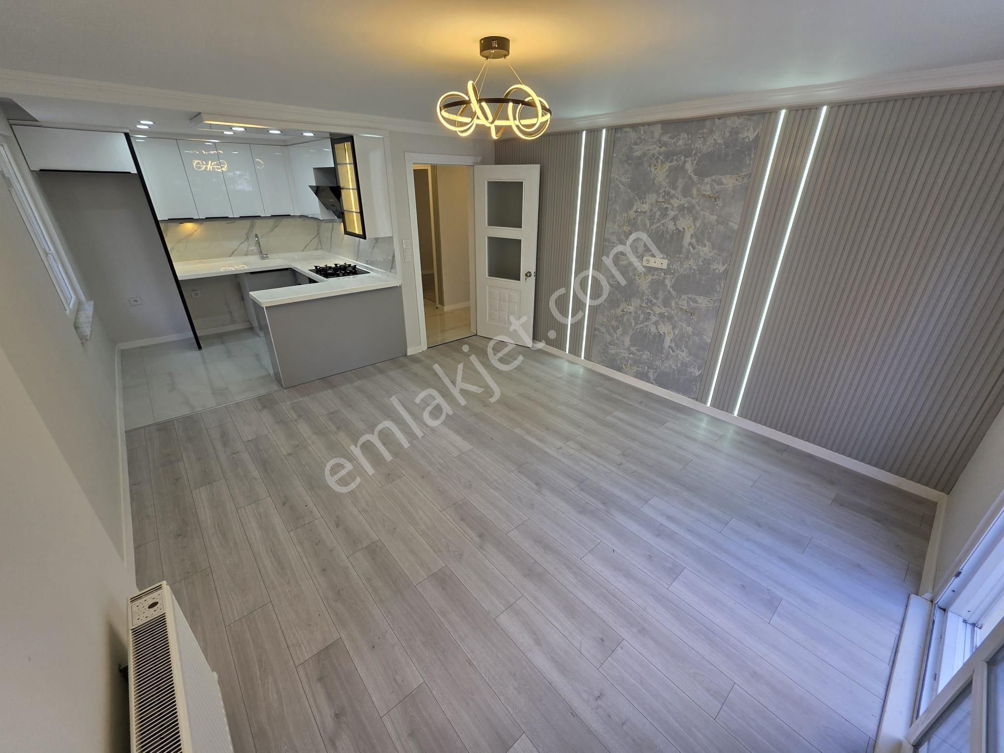 Irmaksudan Pazar Pazarı İçinde Denize 500m Geniş Balkon 2+1 Daire - Görsel 2