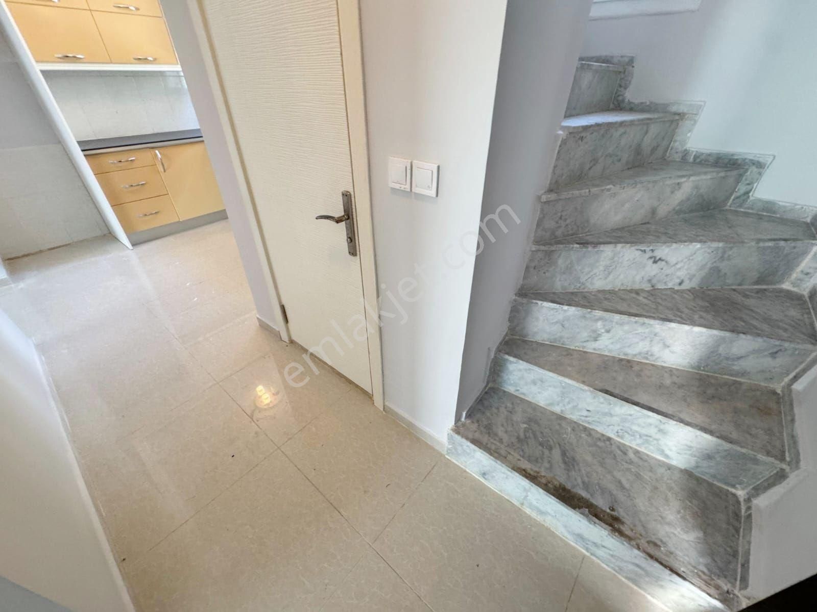 Kuşadası Avm Bölgesi Satılık 3+1 Yazlik - Görsel 7