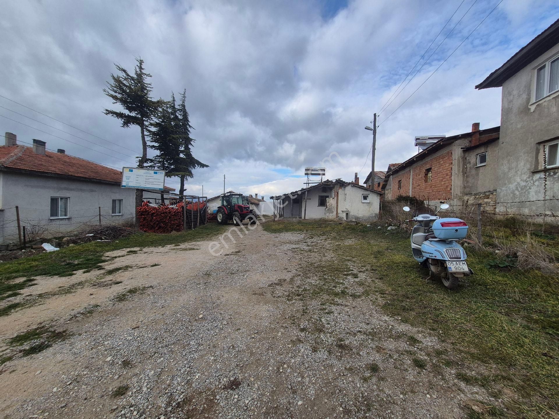 Ladik Oymapınar Köyü Satılık Ev Ahır Ve Arsası - Görsel 5