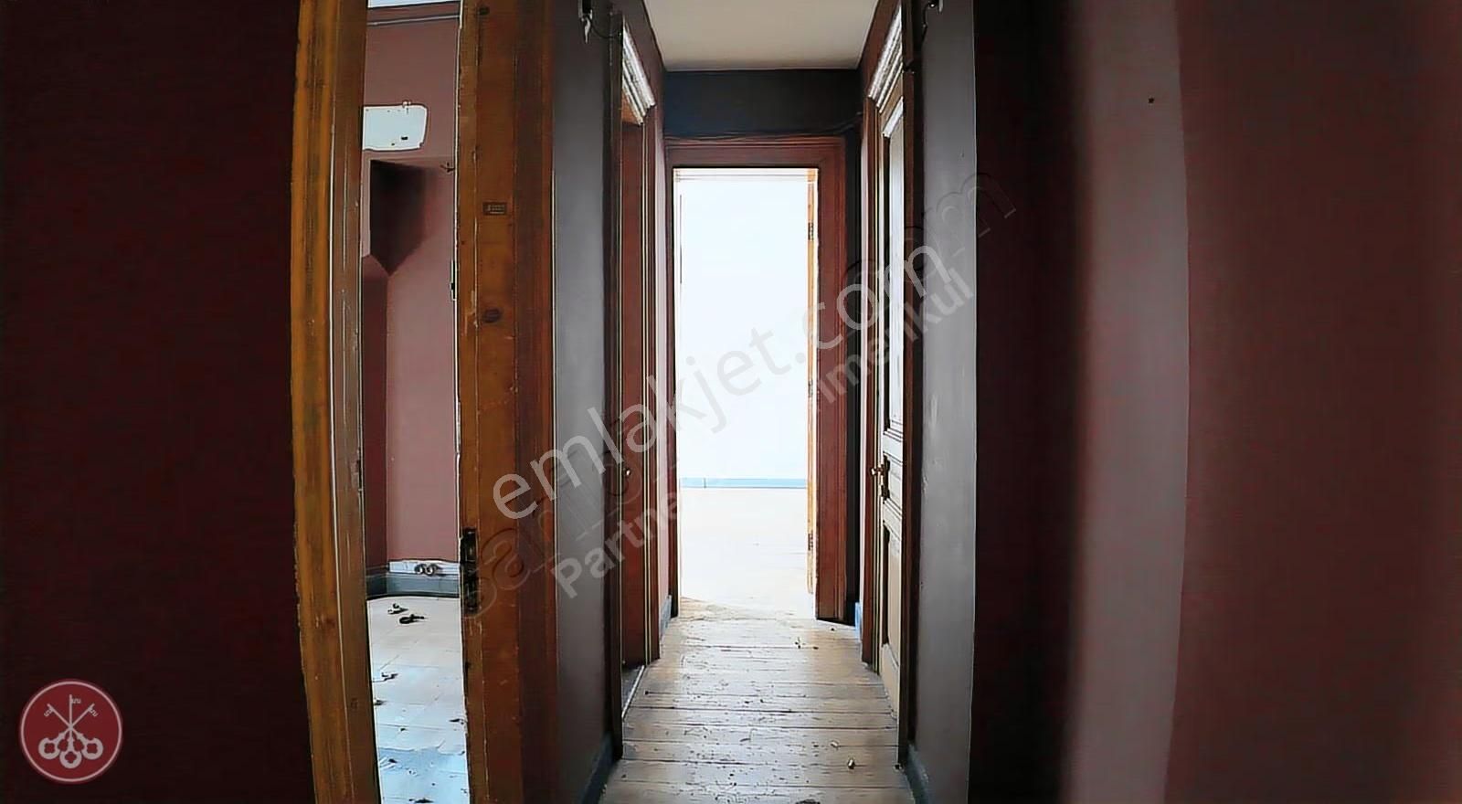 İstiklal Caddesi'ne Cepheli Yüksek Tavanlı Geniş Ofis - Görsel 6