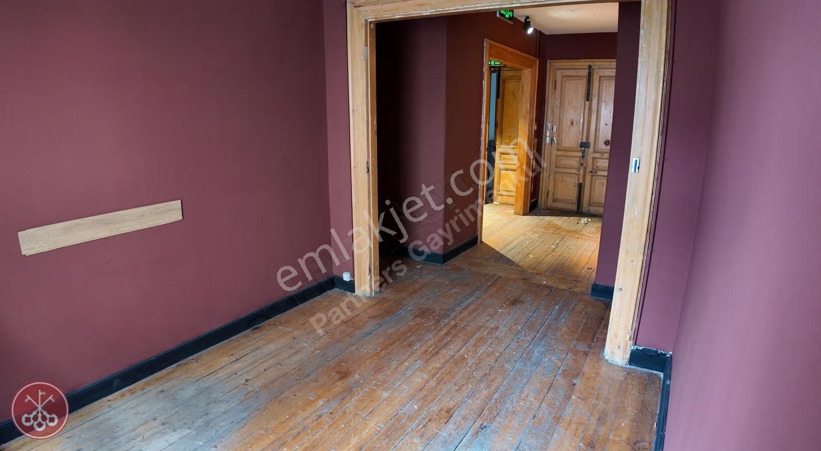 İstiklal Caddesi'ne Cepheli Yüksek Tavanlı Geniş Ofis - Görsel 14