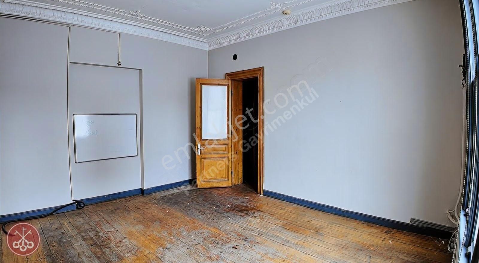 İstiklal Caddesi'ne Cepheli Yüksek Tavanlı Geniş Ofis - Görsel 13