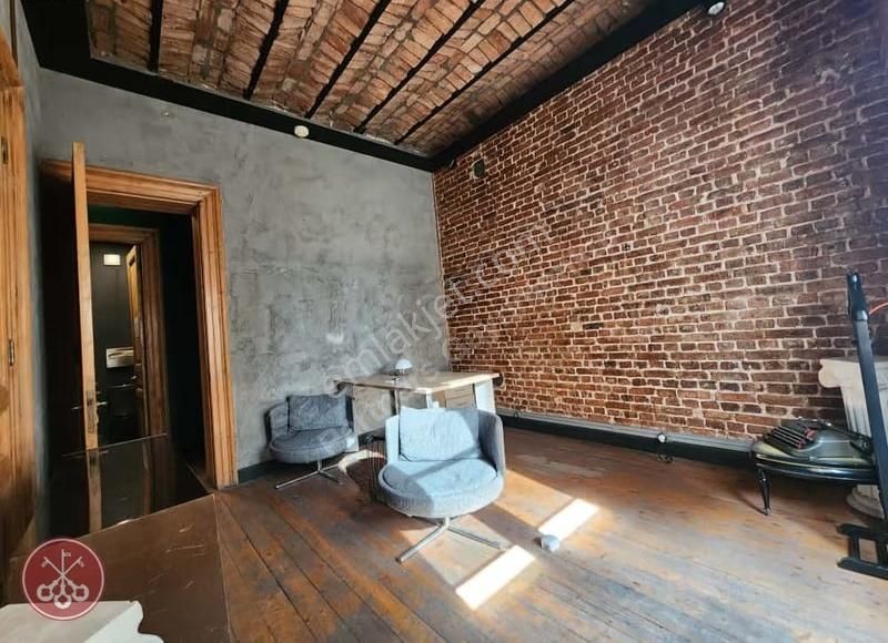 İstiklal Caddesi'ne Cepheli Yüksek Tavanlı 900 M2 Ofis - Görsel 5