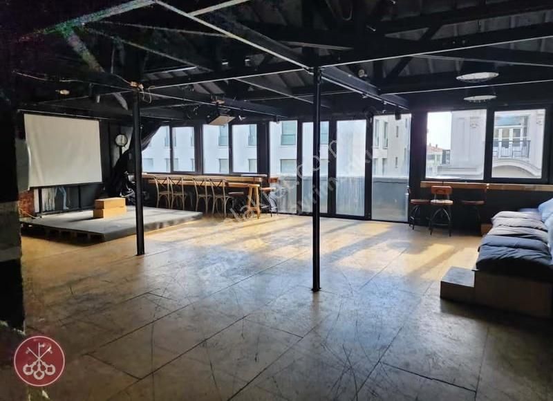 İstiklal Caddesi'ne Cepheli Yüksek Tavanlı 900 M2 Ofis - Görsel 39