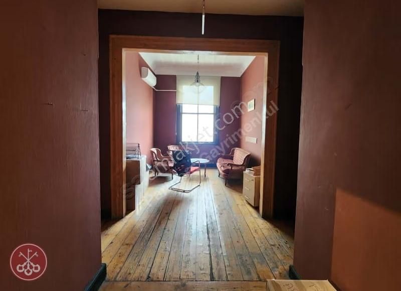 İstiklal Caddesi'ne Cepheli Yüksek Tavanlı 900 M2 Ofis - Görsel 40