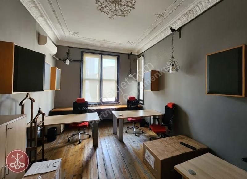 İstiklal Caddesi'ne Cepheli Yüksek Tavanlı 900 M2 Ofis - Görsel 13