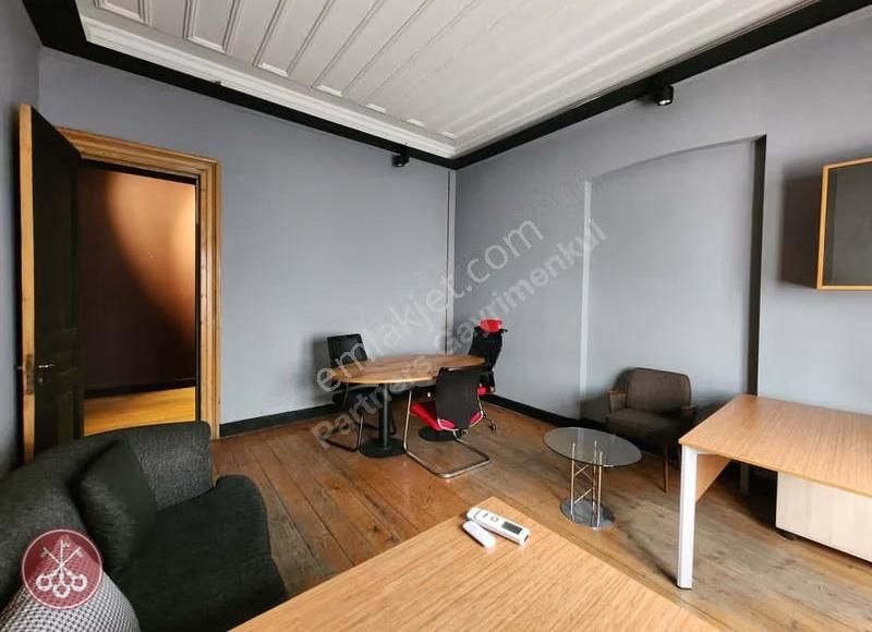 İstiklal Caddesi'ne Cepheli Yüksek Tavanlı 900 M2 Ofis - Görsel 27