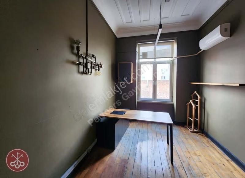 İstiklal Caddesi'ne Cepheli Yüksek Tavanlı 900 M2 Ofis - Görsel 42