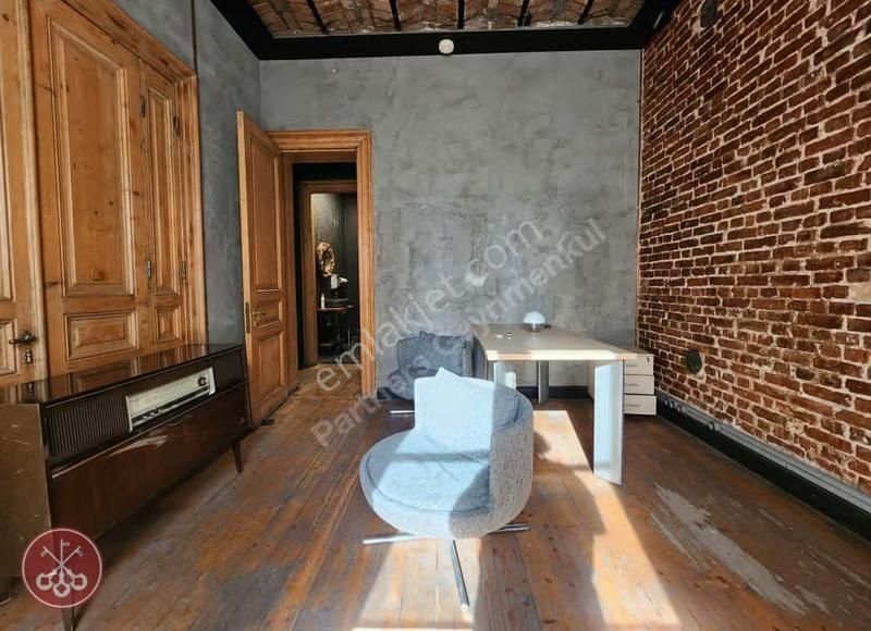 İstiklal Caddesi'ne Cepheli Yüksek Tavanlı 900 M2 Ofis - Görsel 16