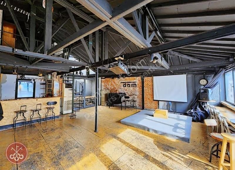 İstiklal Caddesi'ne Cepheli Yüksek Tavanlı 900 M2 Ofis - Görsel 11