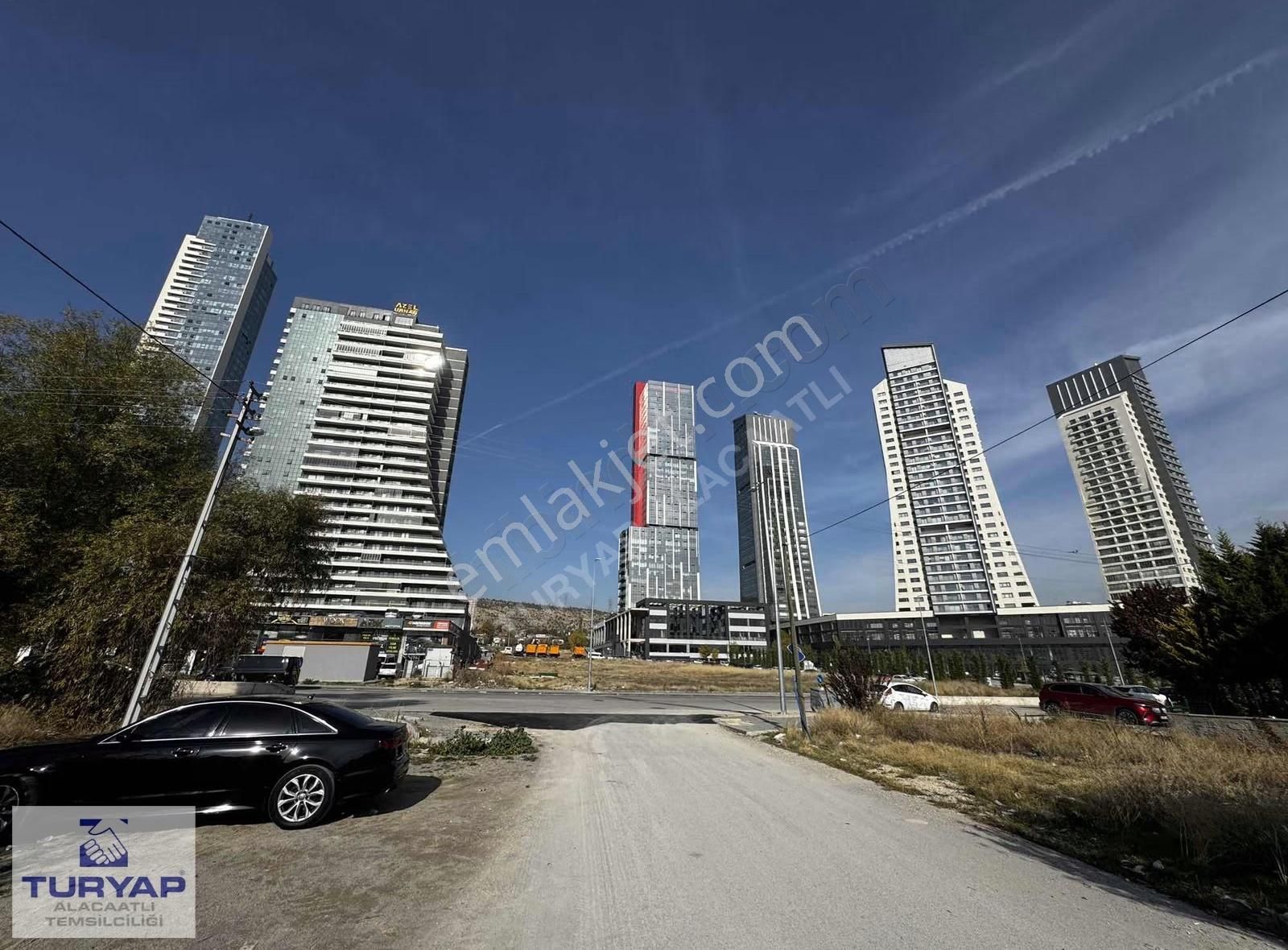 Turyap Tan 35 Lik Bulvar Üzeri Köşe Başı 261 M2 Satılık Arsa