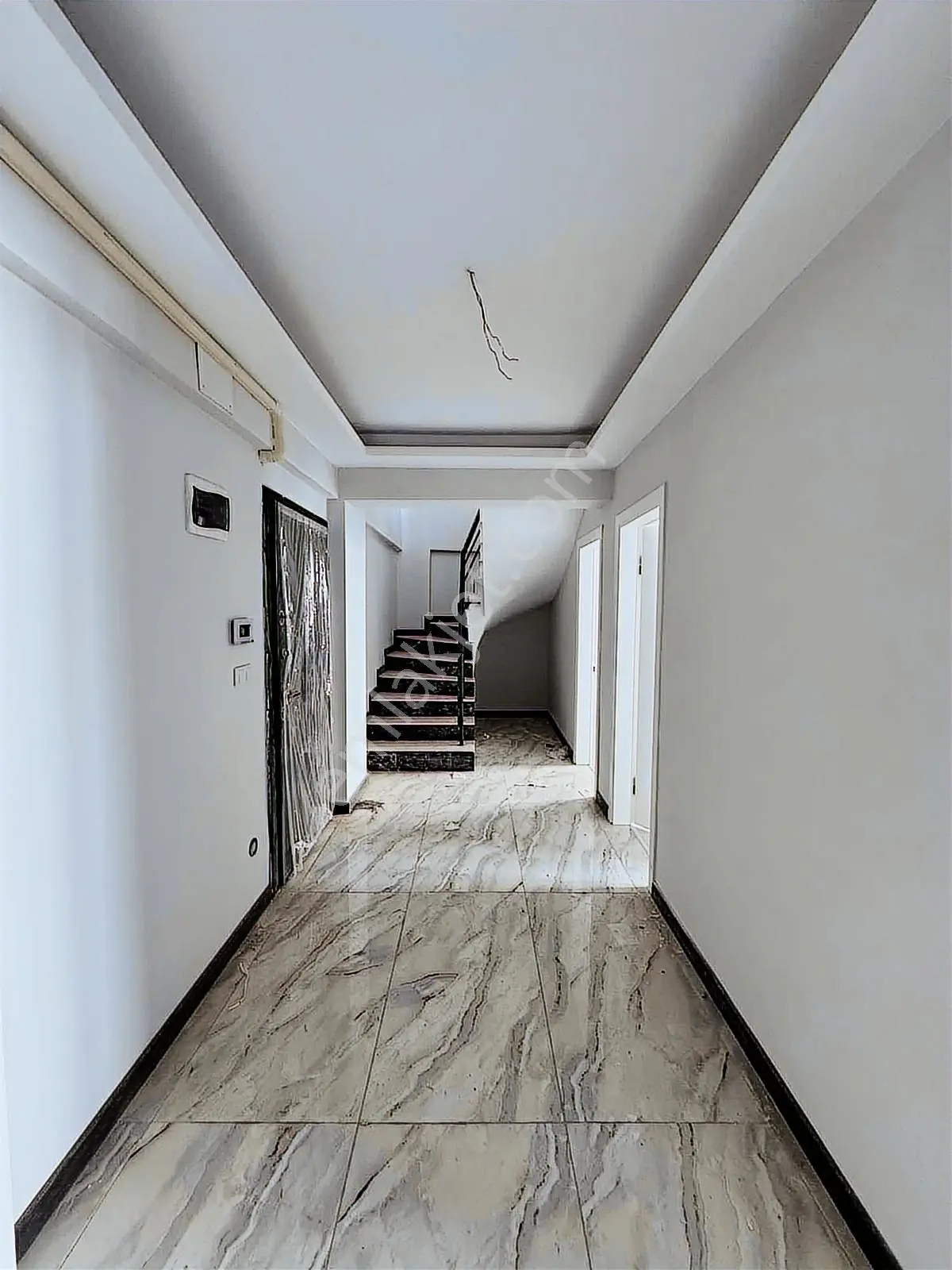 Hürriyet Mah. Özel Otoparklı 250 M2 5+1 Dublex Daire - Görsel 5