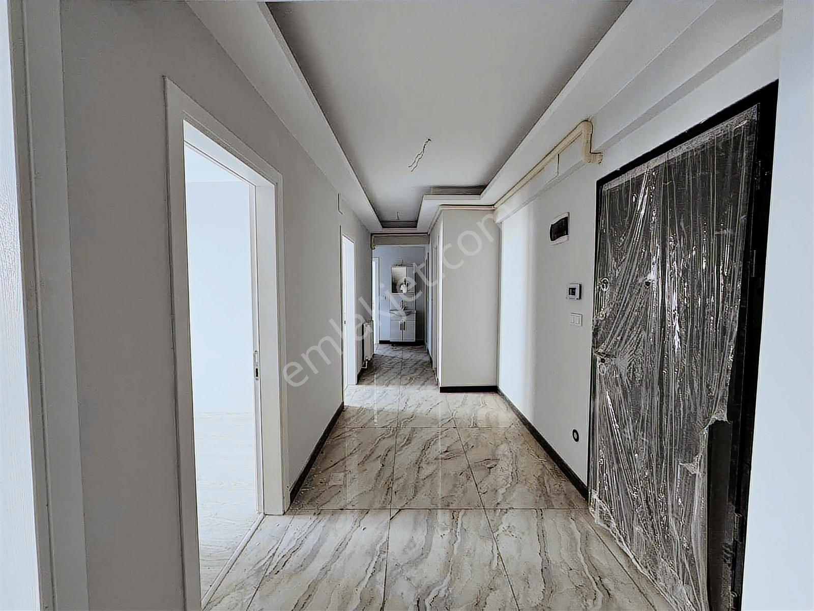 Hürriyet Mah. Özel Otoparklı 250 M2 5+1 Dublex Daire - Görsel 23