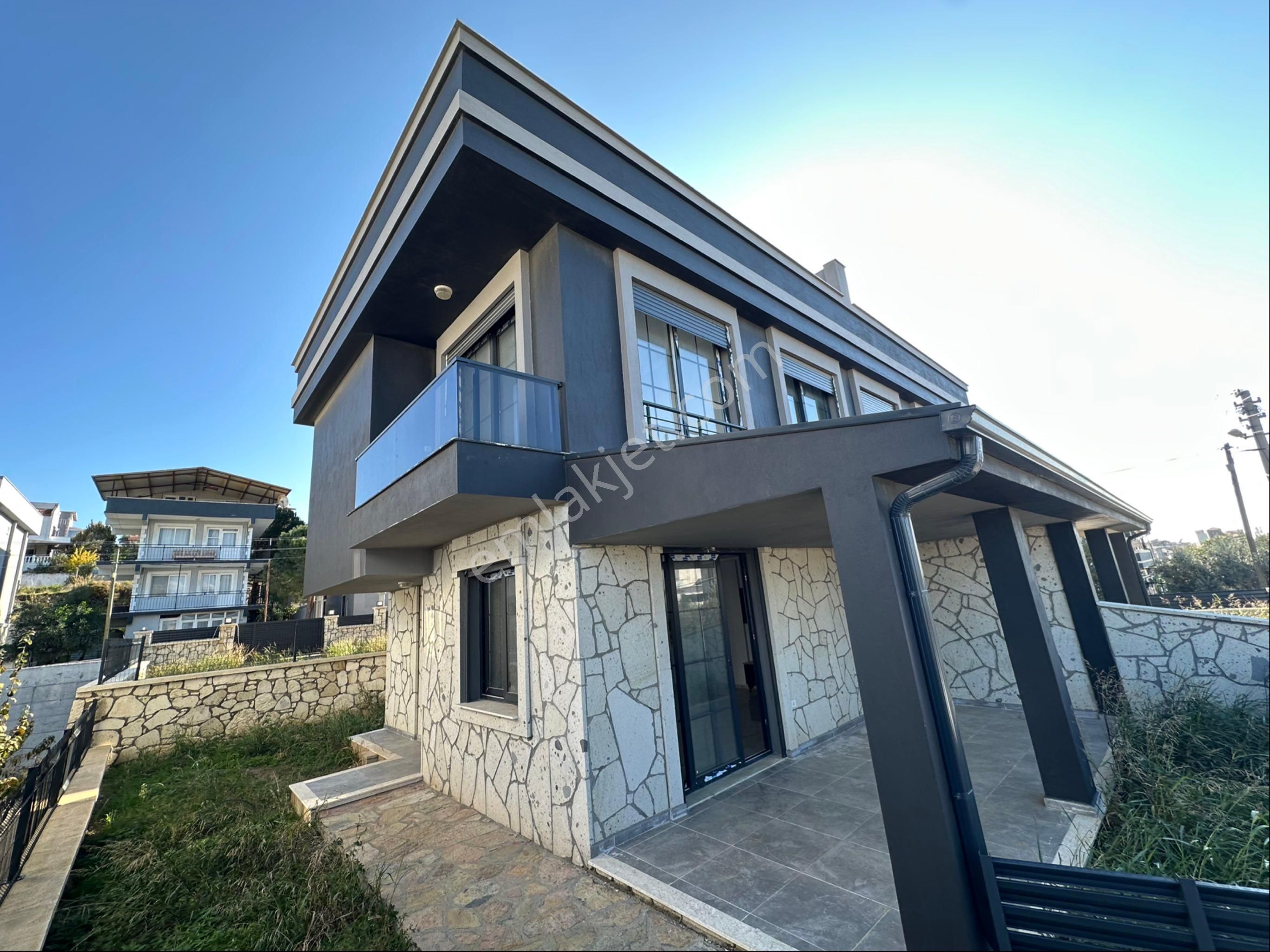 Seferihisar Akarca’da Satılık 3+1 Ultra Lüks Villa Deniz Tarafında - Görsel 2