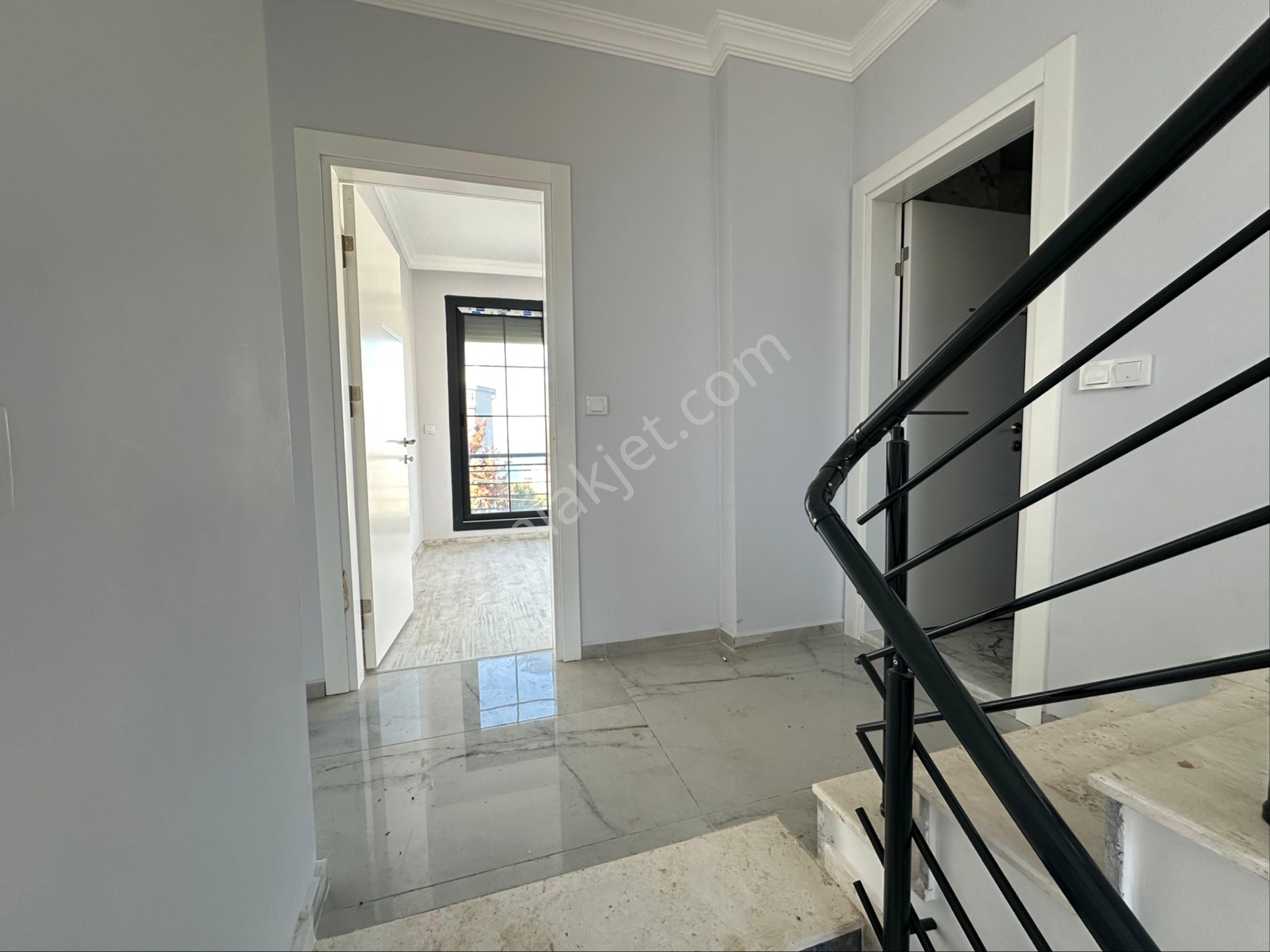 Seferihisar Akarca’da Satılık 3+1 Ultra Lüks Villa Deniz Tarafında - Görsel 16