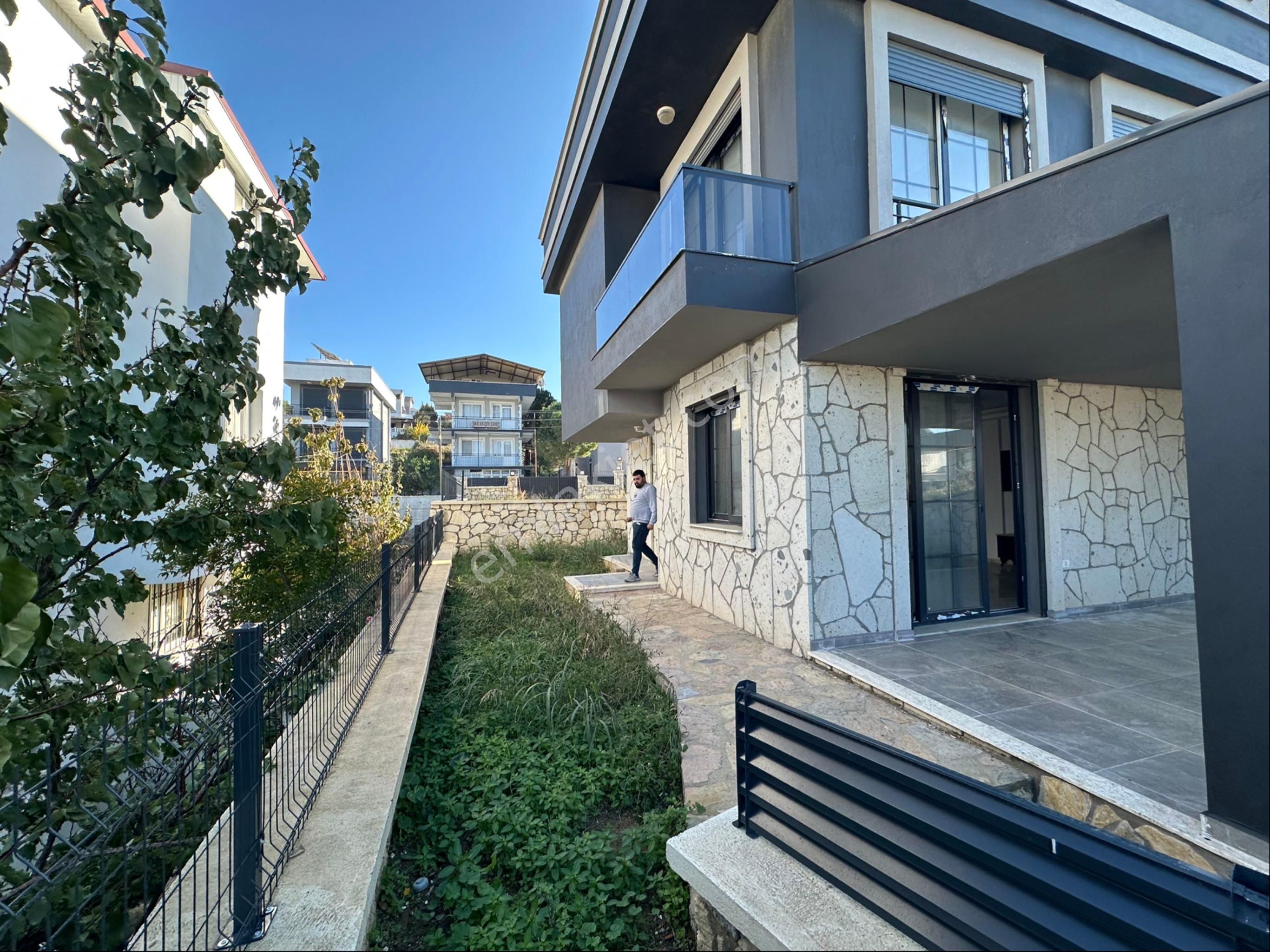 Seferihisar Akarca’da Satılık 3+1 Ultra Lüks Villa Deniz Tarafında - Görsel 3