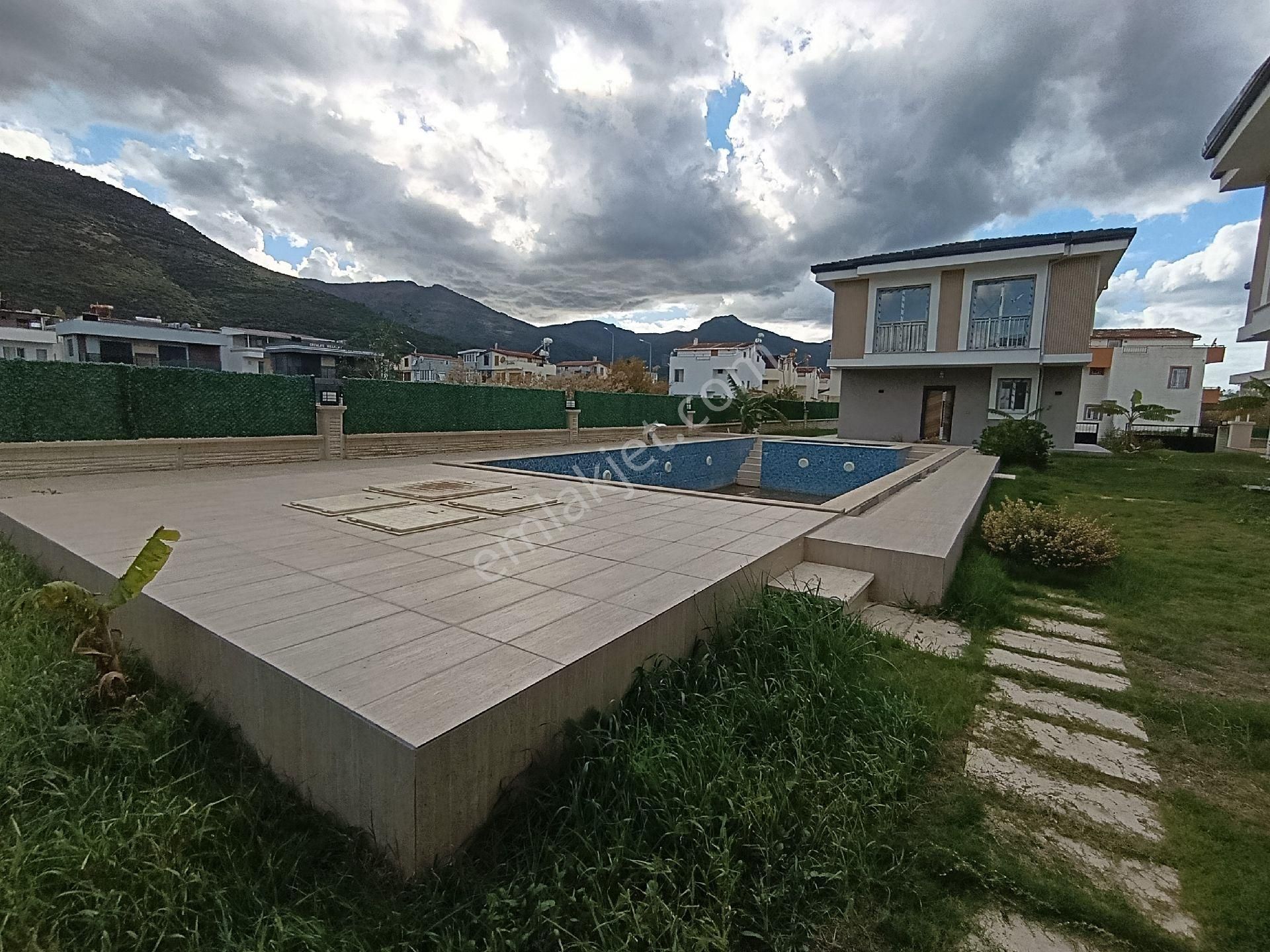 Kuşadasında Denize Yakın Butik Sitede Sıfır - Görsel 6