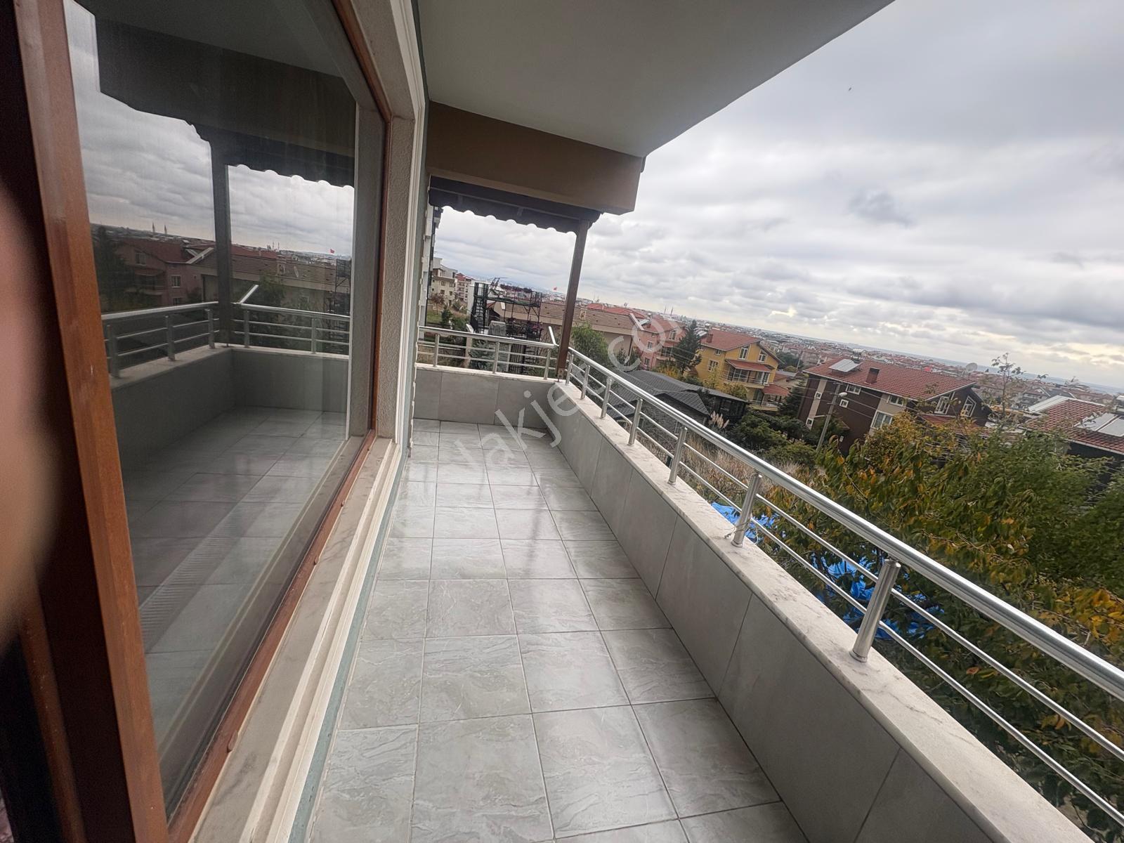 Satılık Triplex Villa 7+2 - Görsel 3