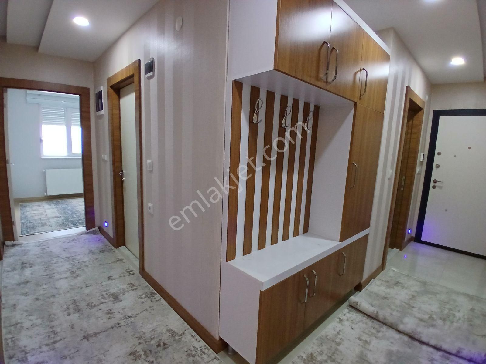 Artıdan 7/24 Güvenlikli Havuzlu Site İçerisinde 3+1 Ful+ful Eşya