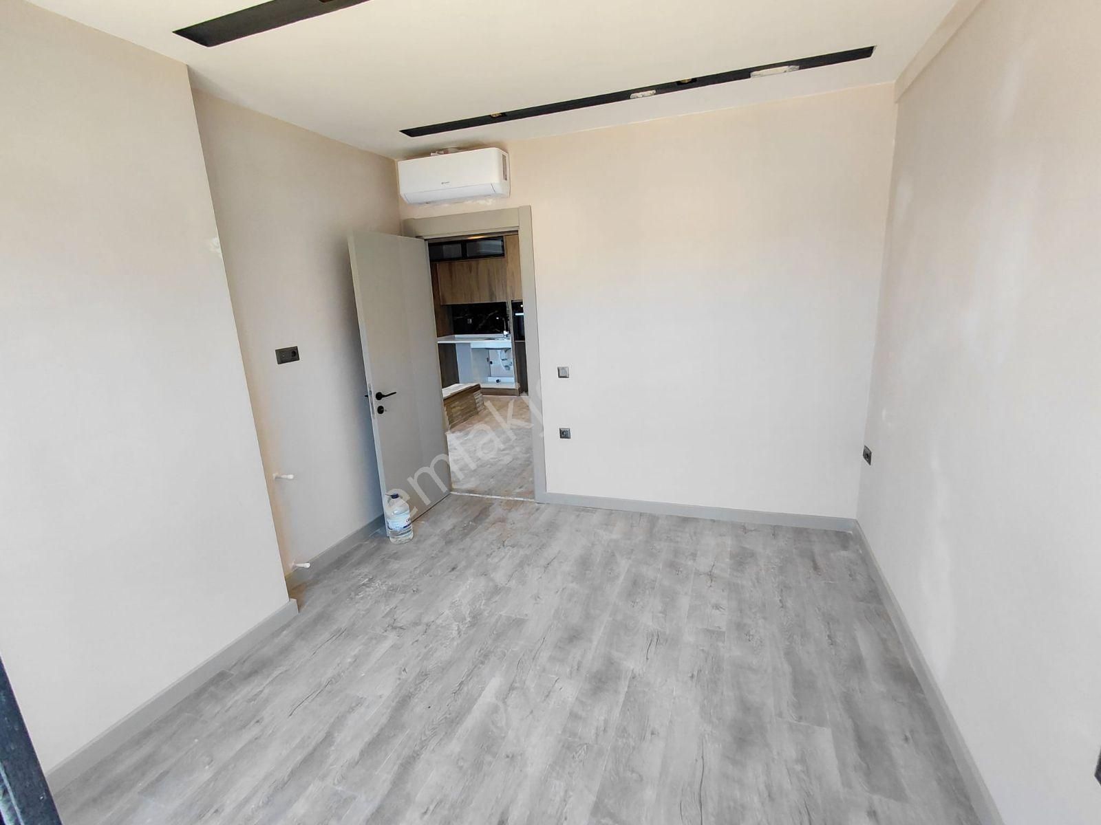 Artıdan Havuzlu Kapalı Otolu Sitede Genıs Kullanışlı 1+1 - Görsel 16