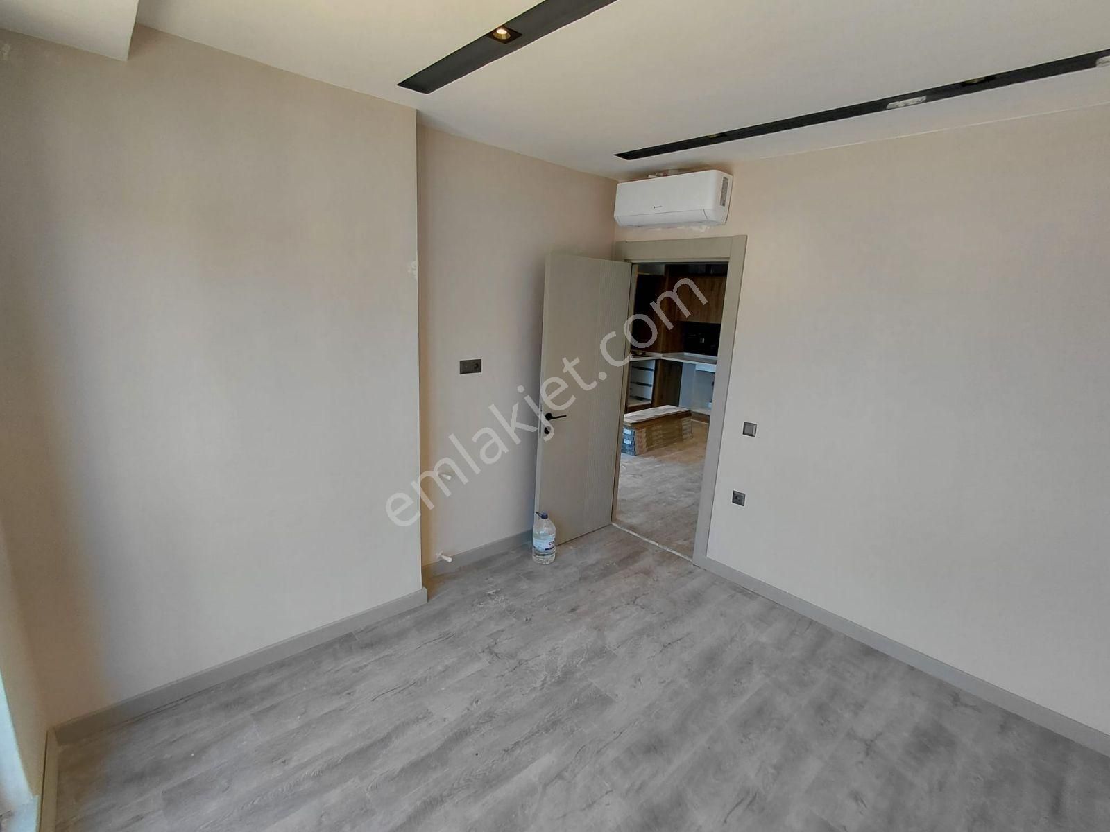 Artıdan Havuzlu Kapalı Otolu Sitede Genıs Kullanışlı 1+1 - Görsel 11