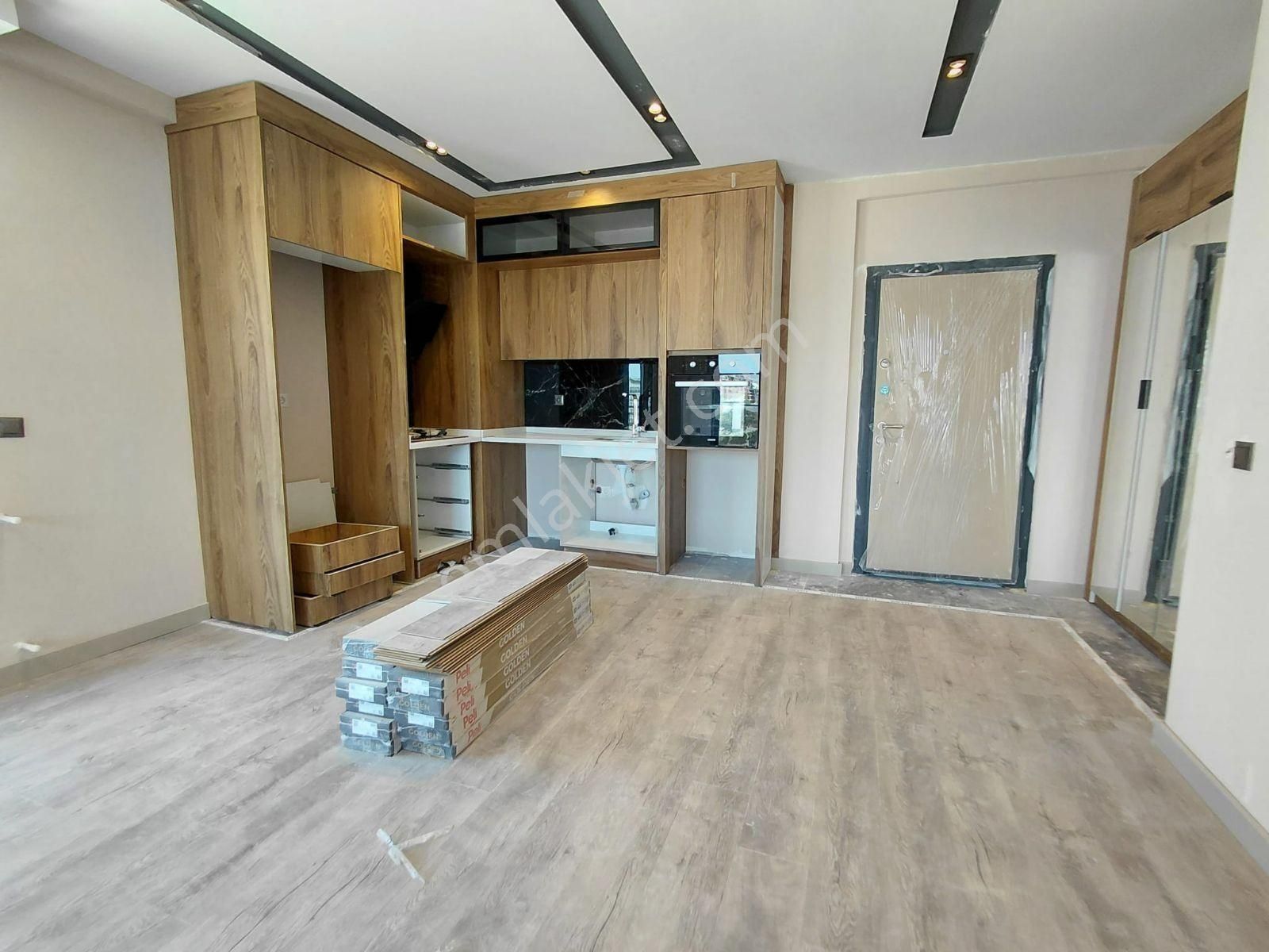 Artıdan Havuzlu Kapalı Otolu Sitede Genıs Kullanışlı 1+1 - Görsel 15