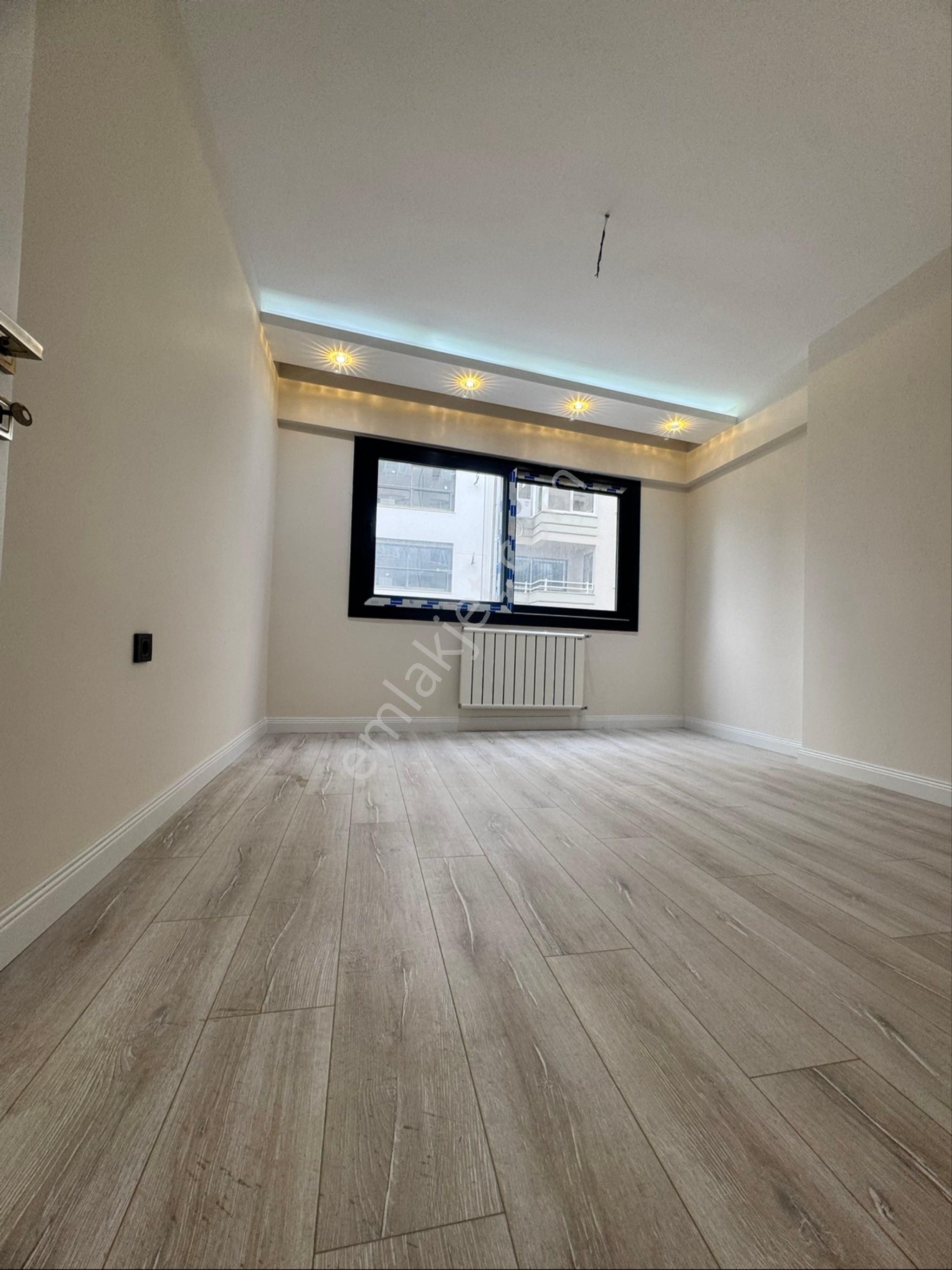 Mithatpaşa Cadde Üzeri Güzelyalı Sahile 100 Metre 3+1 Arakat Lüks Tadilatlı Asansörlü Satılık Daire - Görsel 25