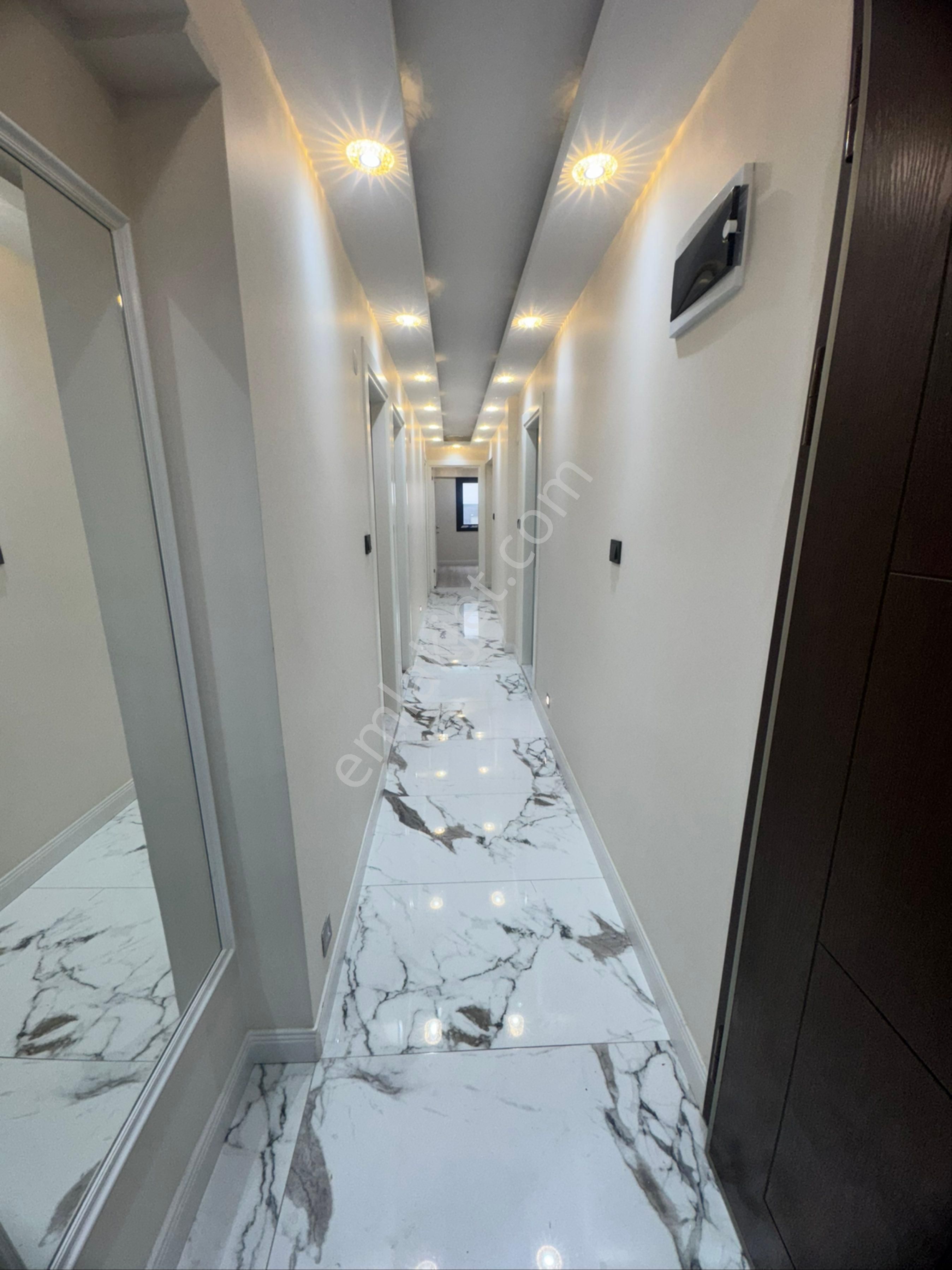 Mithatpaşa Cadde Üzeri Güzelyalı Sahile 100 Metre 3+1 Arakat Lüks Tadilatlı Asansörlü Satılık Daire - Görsel 22