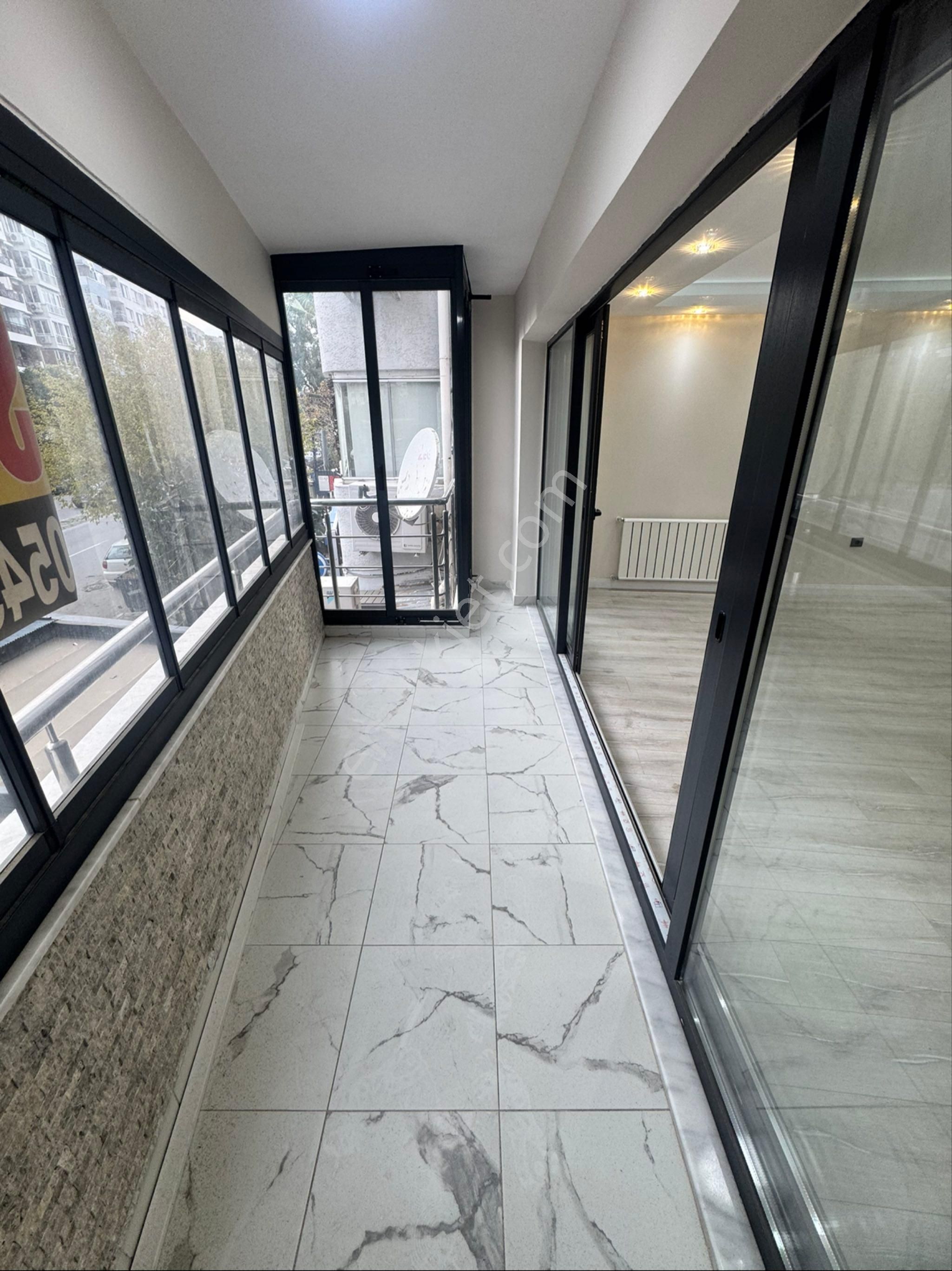 Mithatpaşa Cadde Üzeri Güzelyalı Sahile 100 Metre 3+1 Arakat Lüks Tadilatlı Asansörlü Satılık Daire - Görsel 6