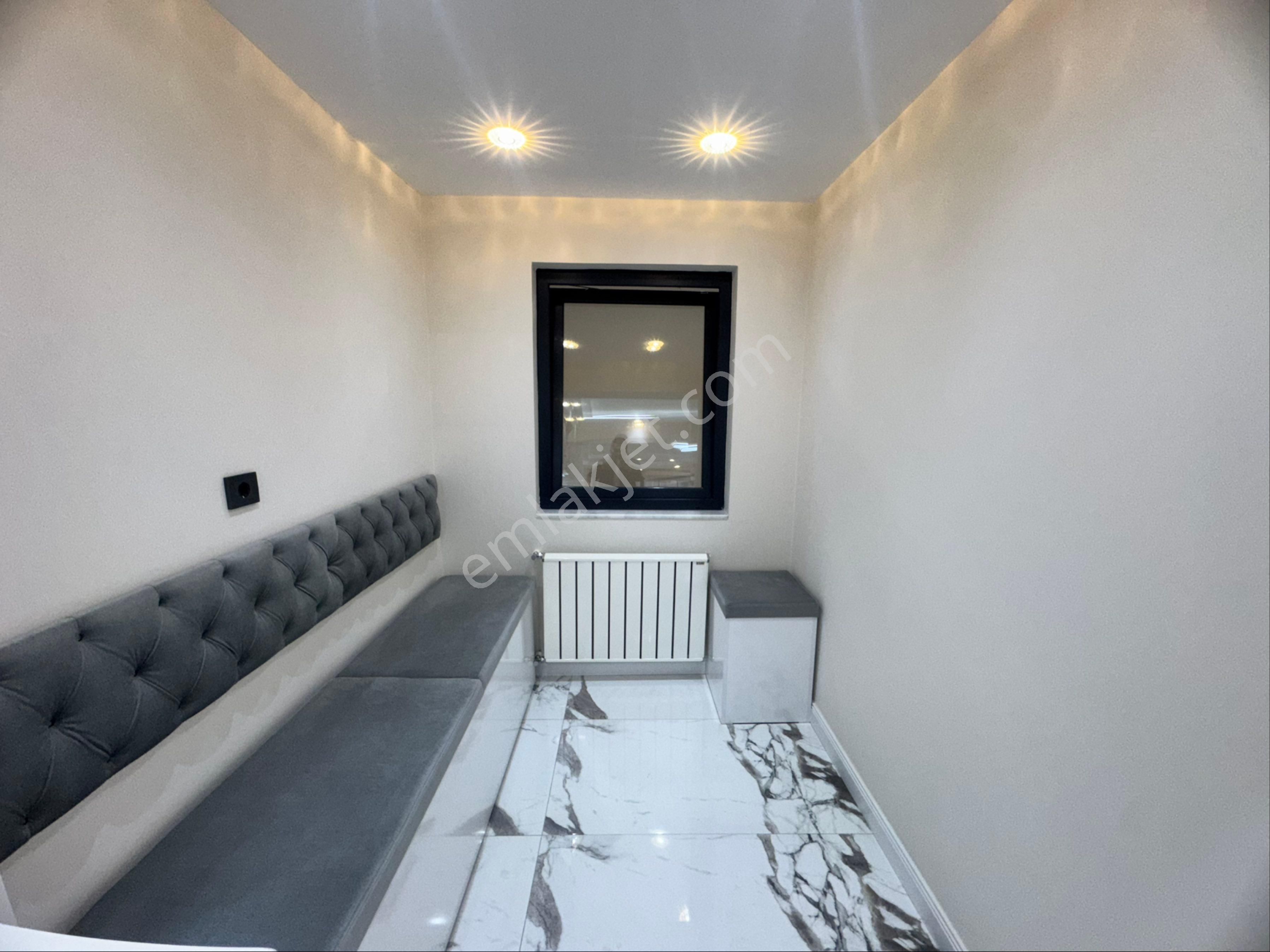 Mithatpaşa Cadde Üzeri Güzelyalı Sahile 100 Metre 3+1 Arakat Lüks Tadilatlı Asansörlü Satılık Daire - Görsel 12