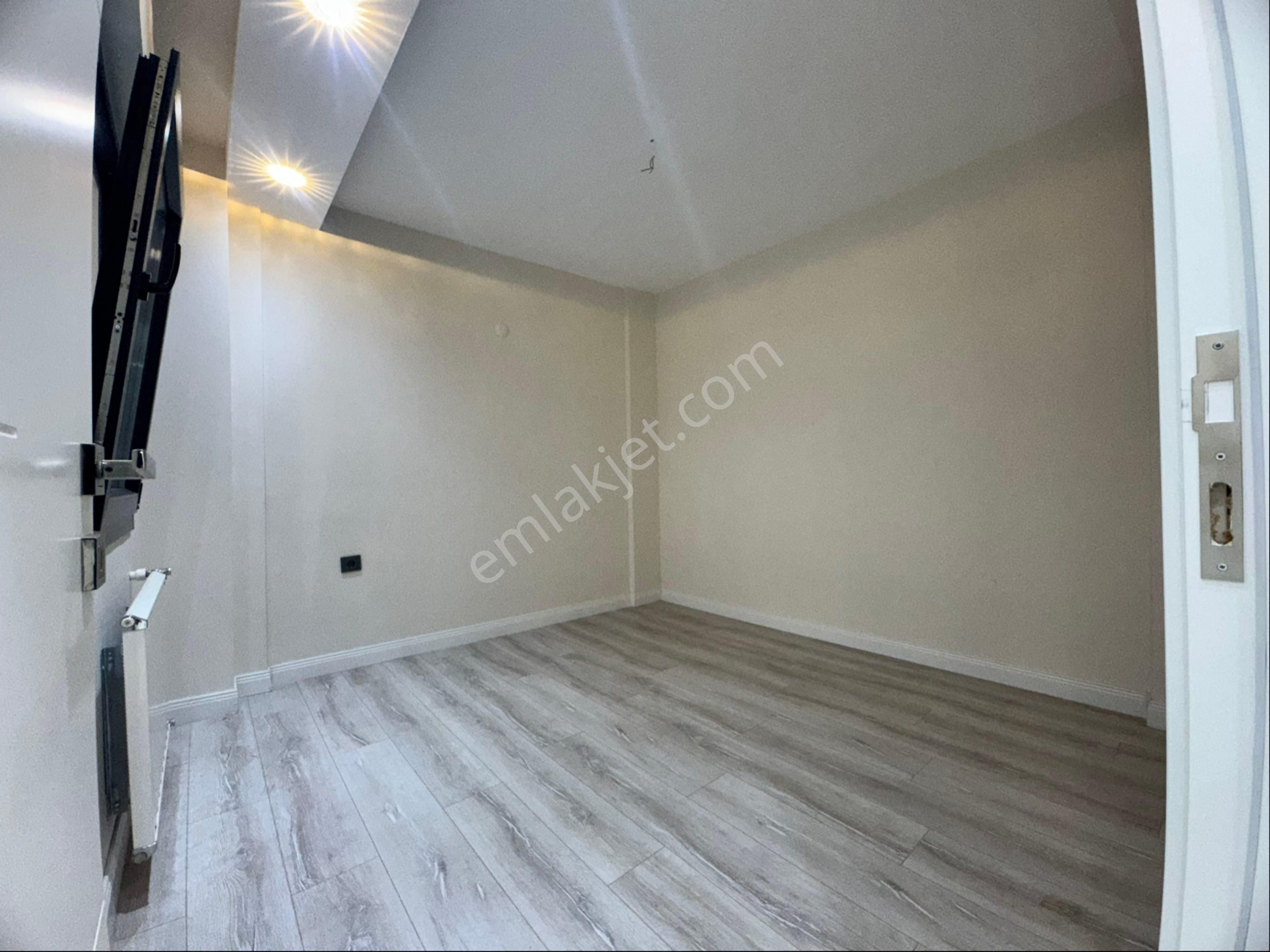 Mithatpaşa Cadde Üzeri Güzelyalı Sahile 100 Metre 3+1 Arakat Lüks Tadilatlı Asansörlü Satılık Daire - Görsel 30