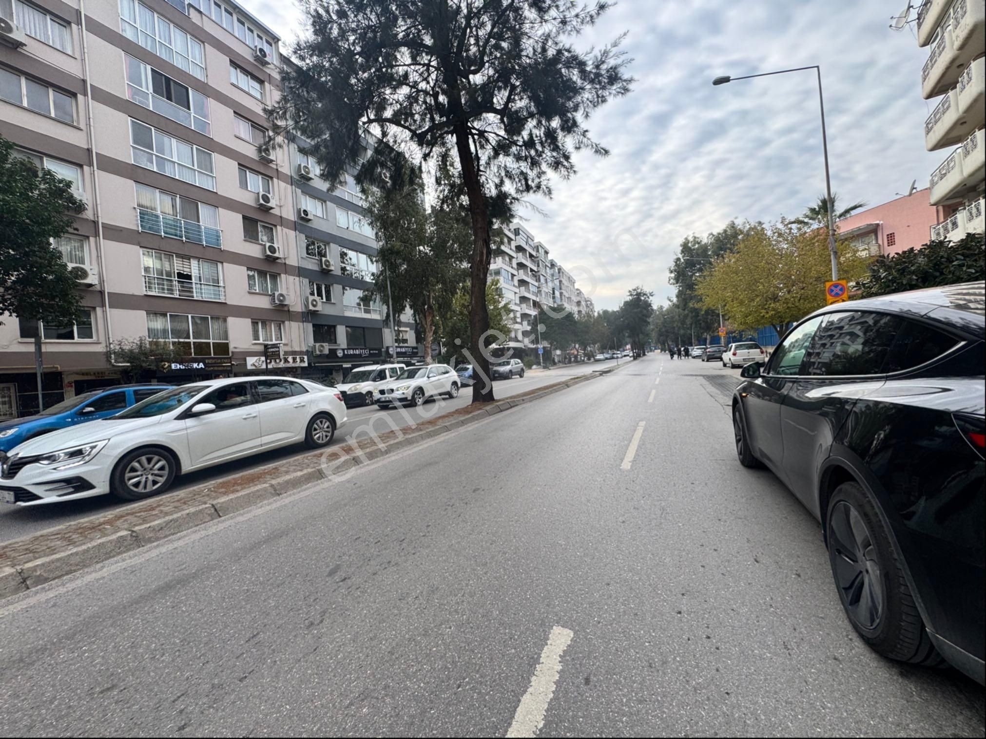 Mithatpaşa Cadde Üzeri Güzelyalı Sahile 100 Metre 3+1 Arakat Lüks Tadilatlı Asansörlü Satılık Daire - Görsel 35