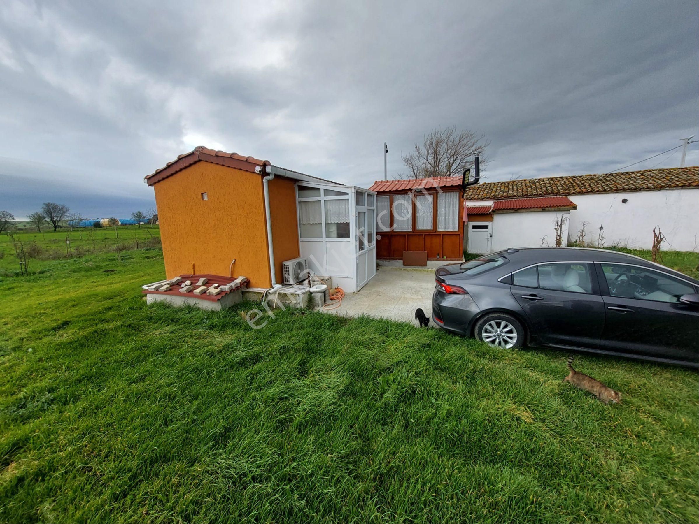 Ege Emlak'tan Küçükevren Köyünde Satılık 1.548 M2 Arsa Ve Ev - Görsel 5