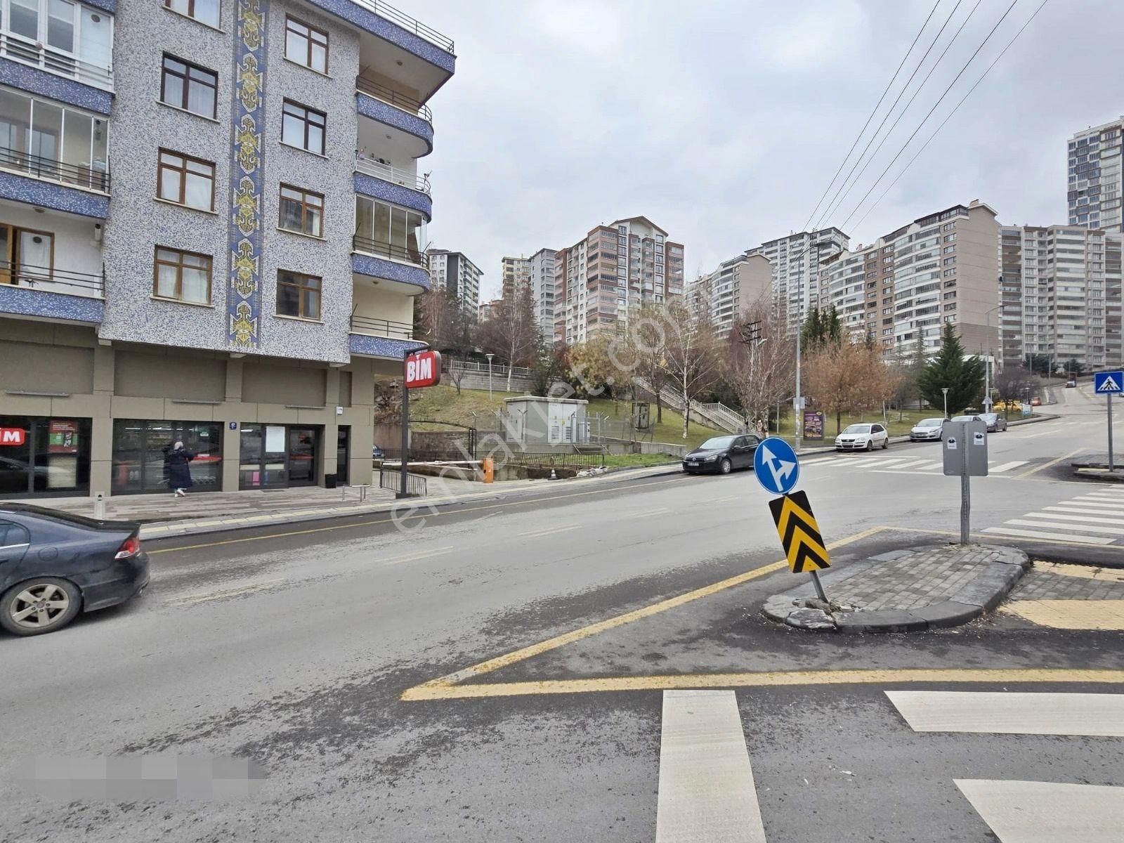 Relax'tan Ayvalı Merkez De Genç Bina Da Orta Kat Yapılı 2+1 - Görsel 32