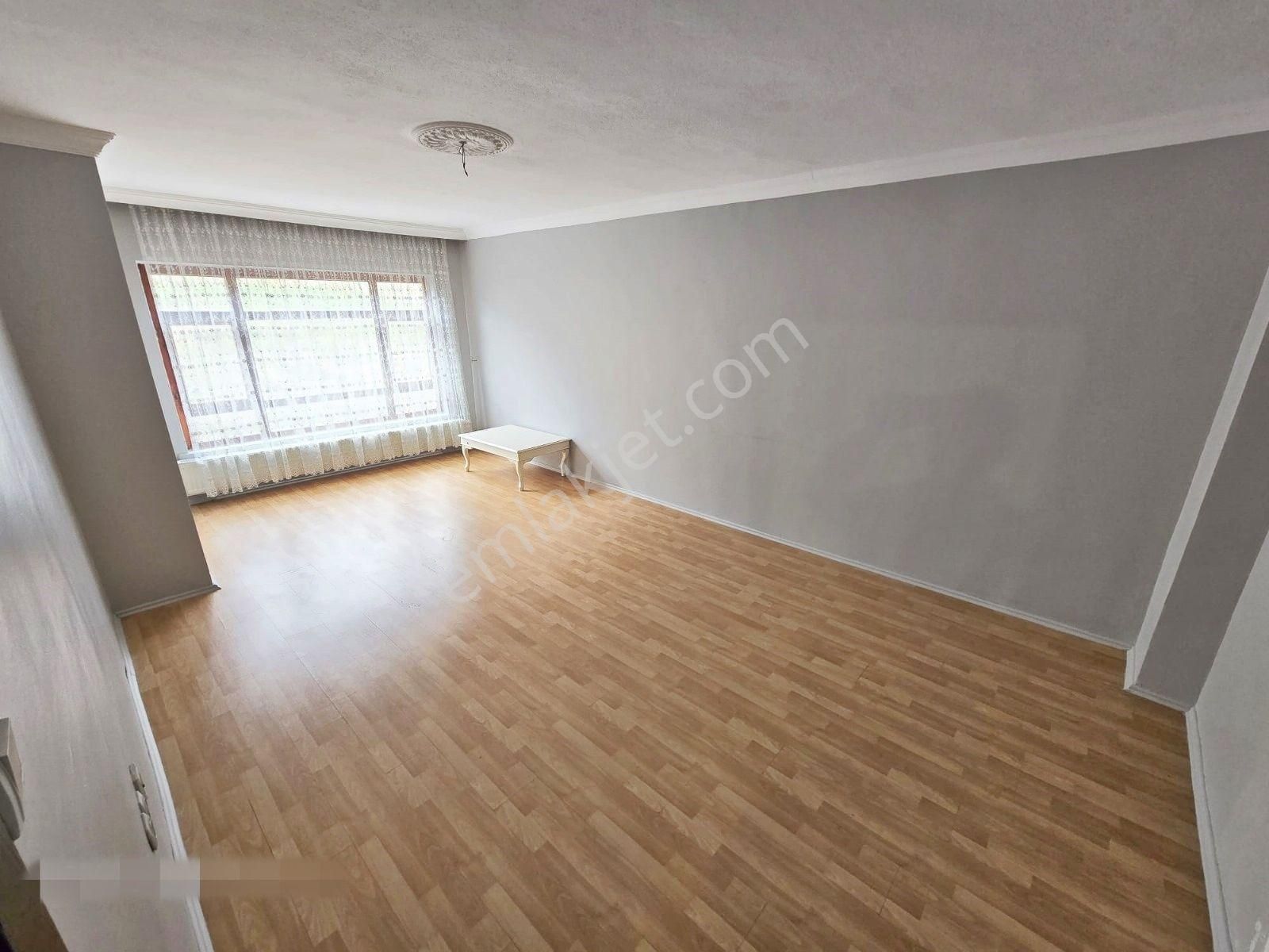 Relax'tan Ayvalı Merkez De Genç Bina Da Orta Kat Yapılı 2+1