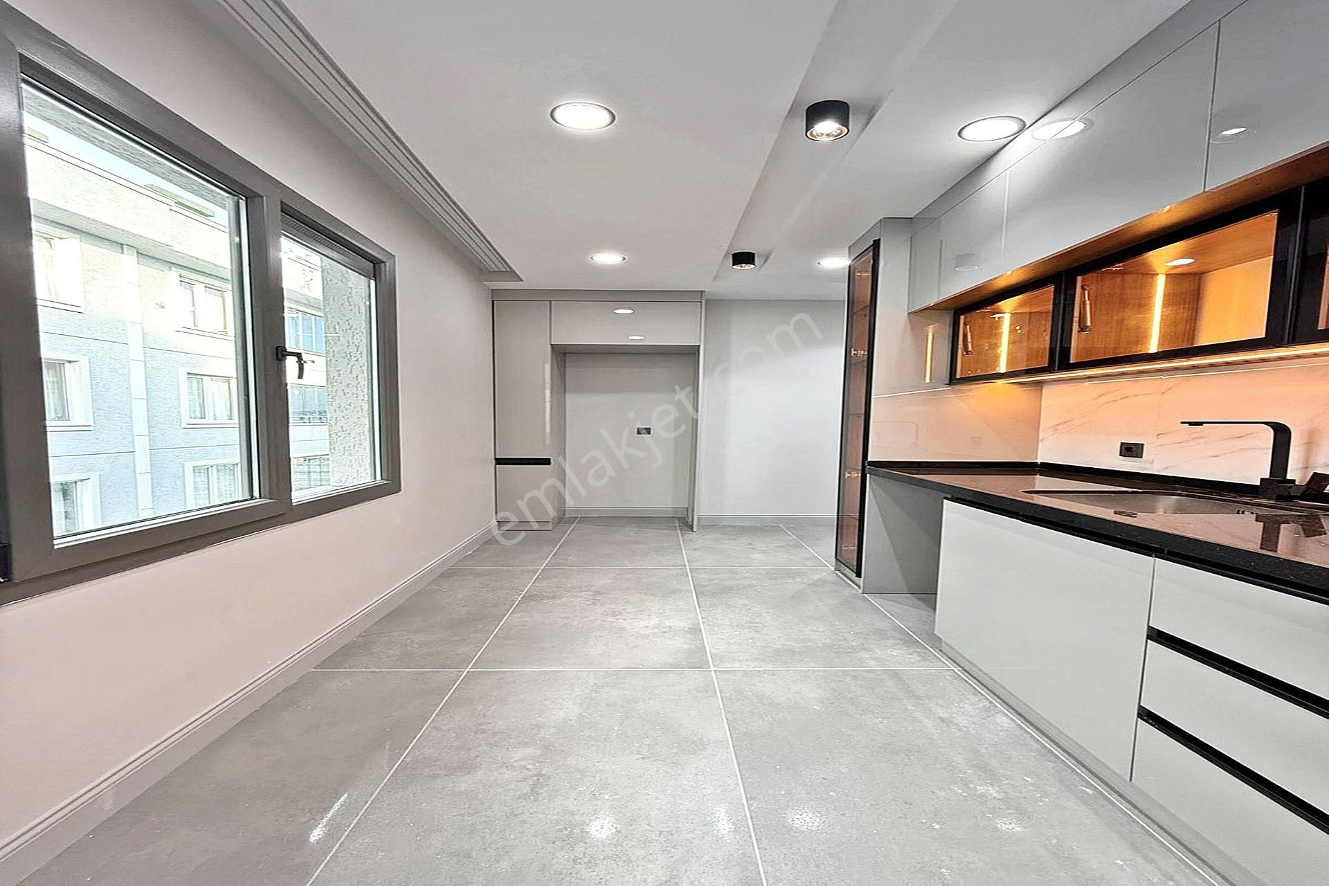 Metrobüs Lokasyonunda Lüx Tasarımlı 2+1 Satılık Daire - Görsel 9