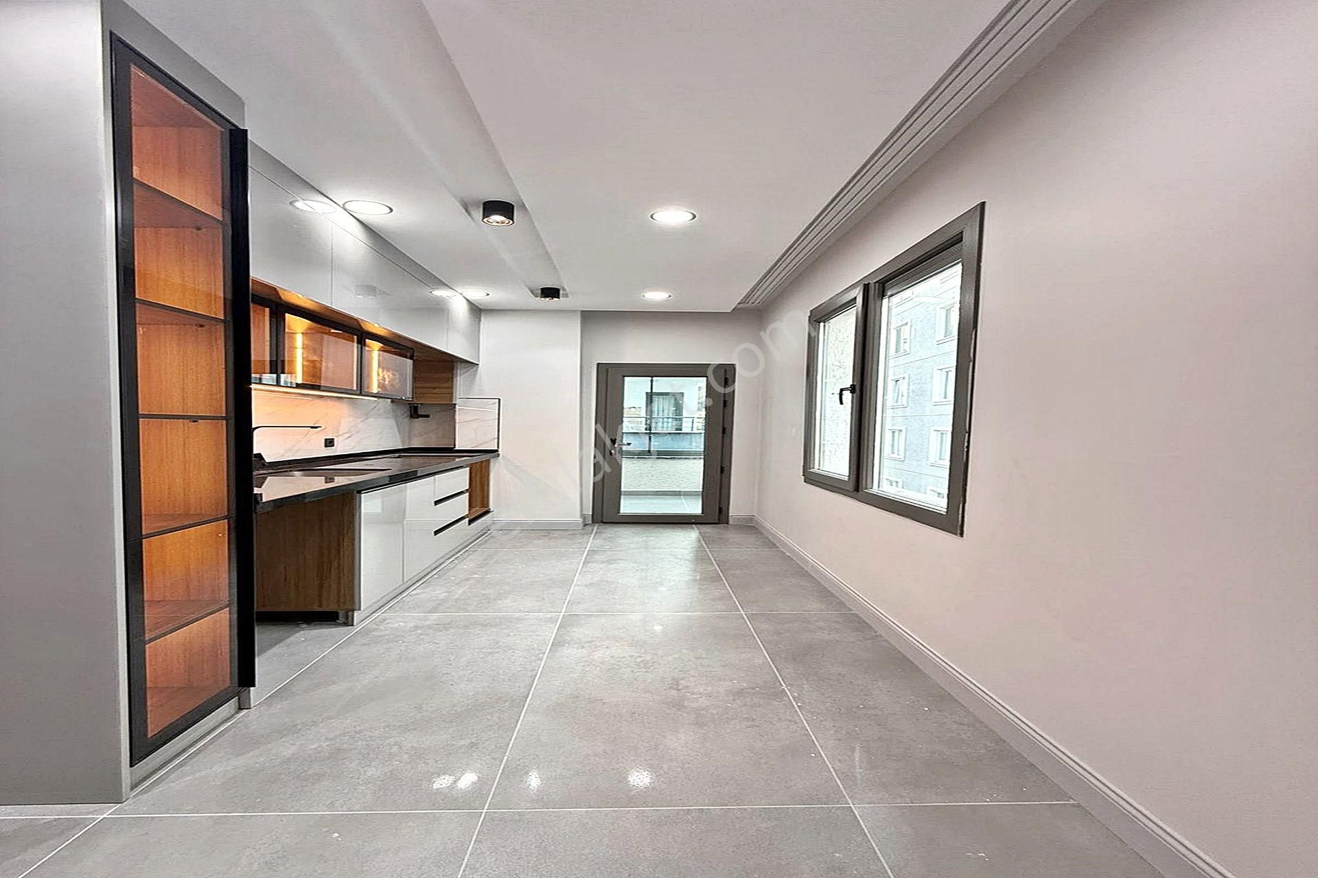 Metrobüs Lokasyonunda Lüx Tasarımlı 2+1 Satılık Daire - Görsel 12