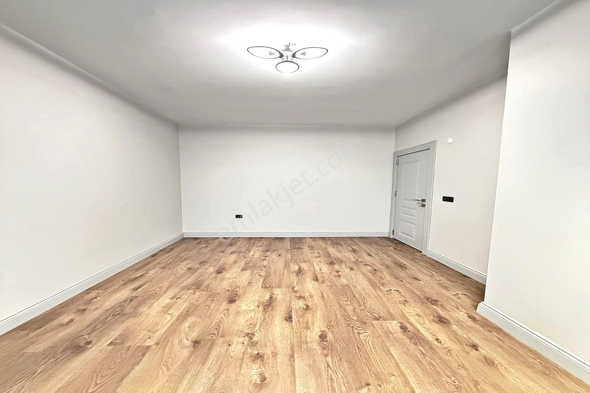 Metrobüs Lokasyonunda Lüx Tasarımlı 2+1 Satılık Daire - Görsel 18