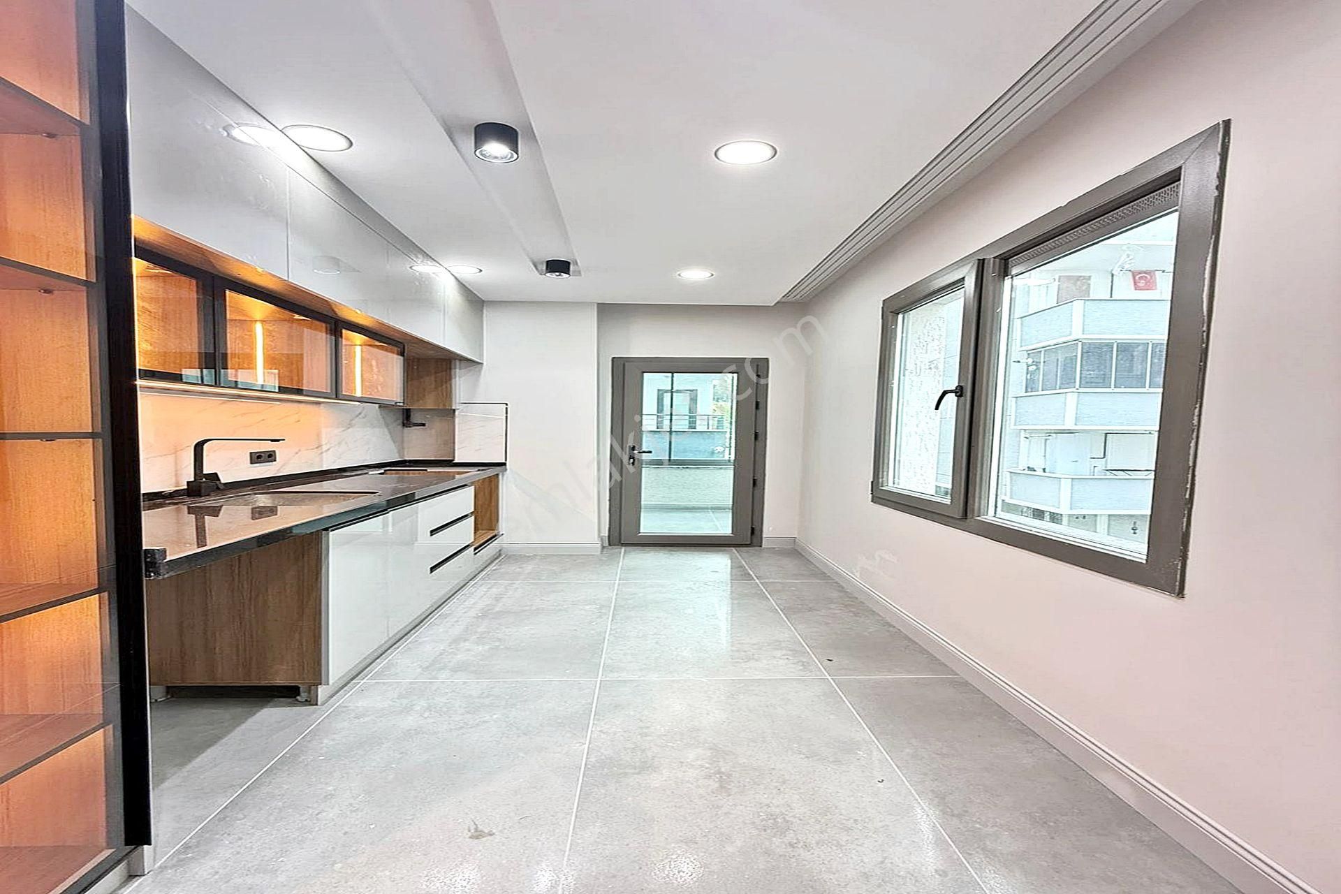 Metrobüs Lokasyonunda Lüx Tasarımlı 2+1 Satılık Daire - Görsel 10