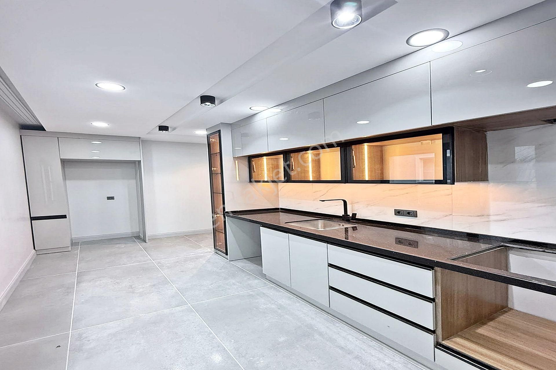 Metrobüs Lokasyonunda Lüx Tasarımlı 2+1 Satılık Daire - Görsel 8