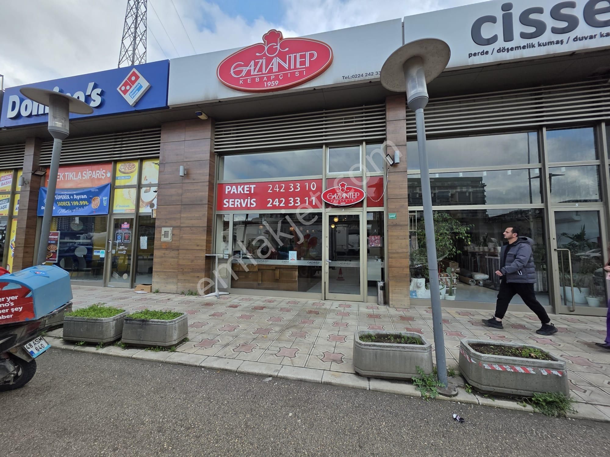 Dab'dan Geçit Evke Plaza'da Ön Cephede Satılık Kiracılı Dükkan