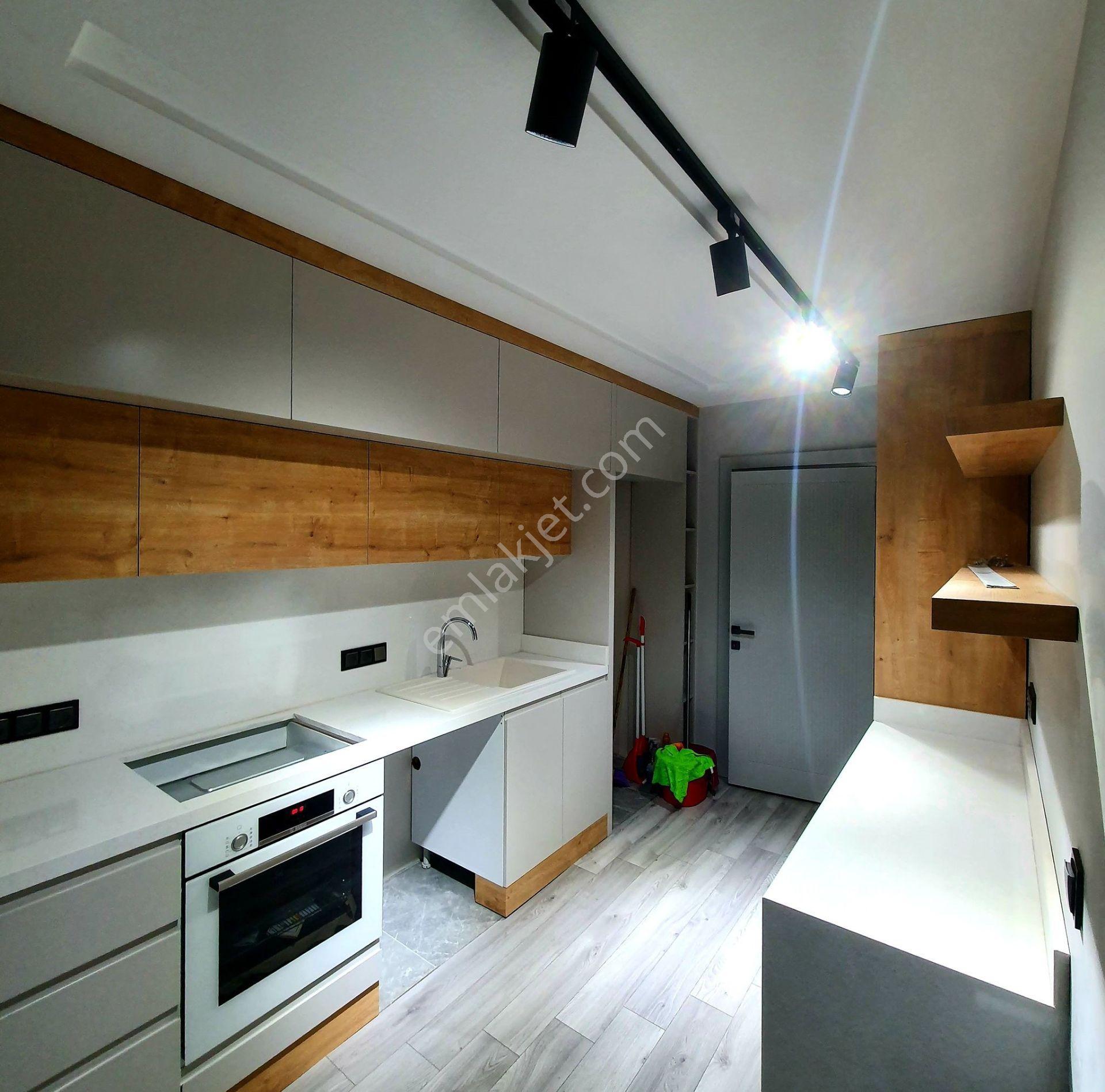 Site İçinde Gösterişli Mimari Yapıda 2+1 Daire