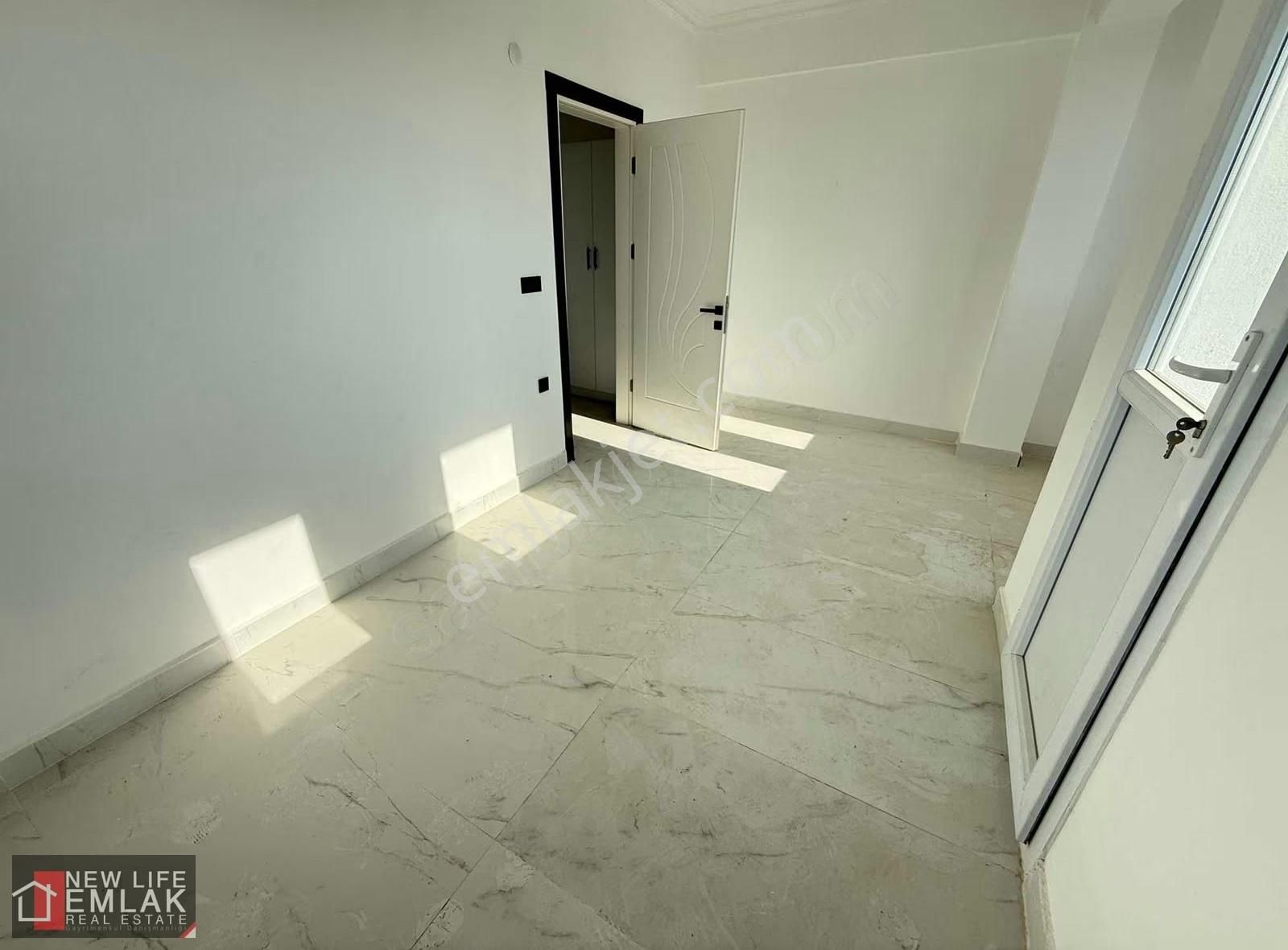 Kuşadası Soğucakta Yeni Yapı Bahçeli Satılık Villa - Görsel 3